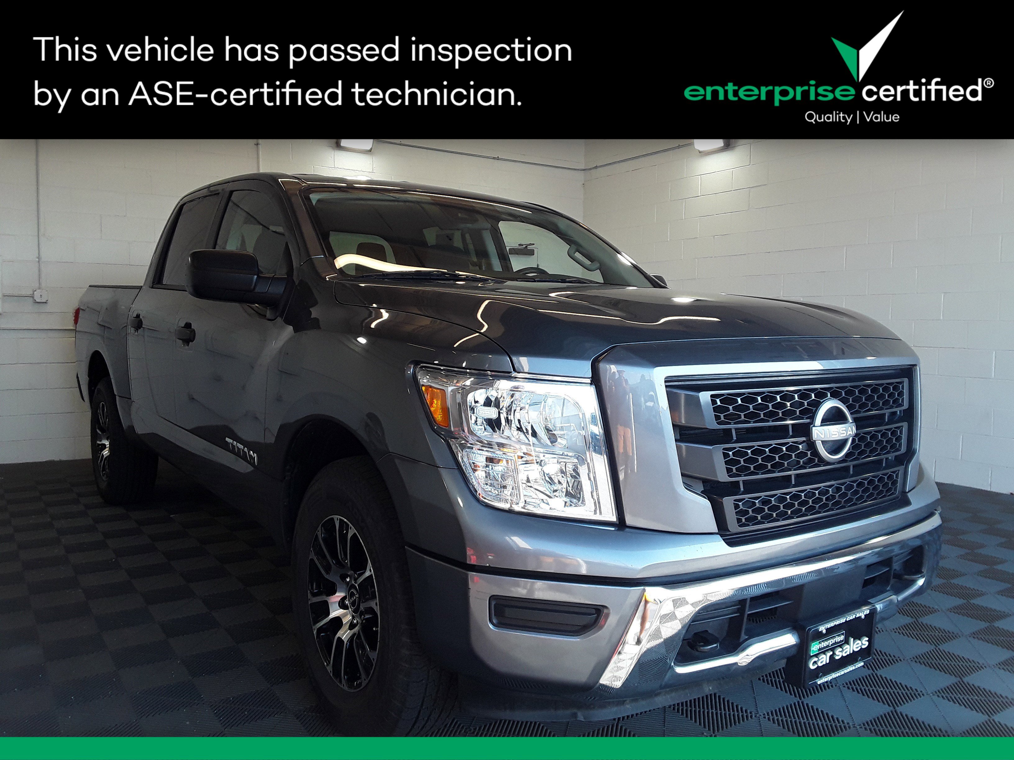 Used 2023 Nissan Titan 4x4 Crew Cab SV