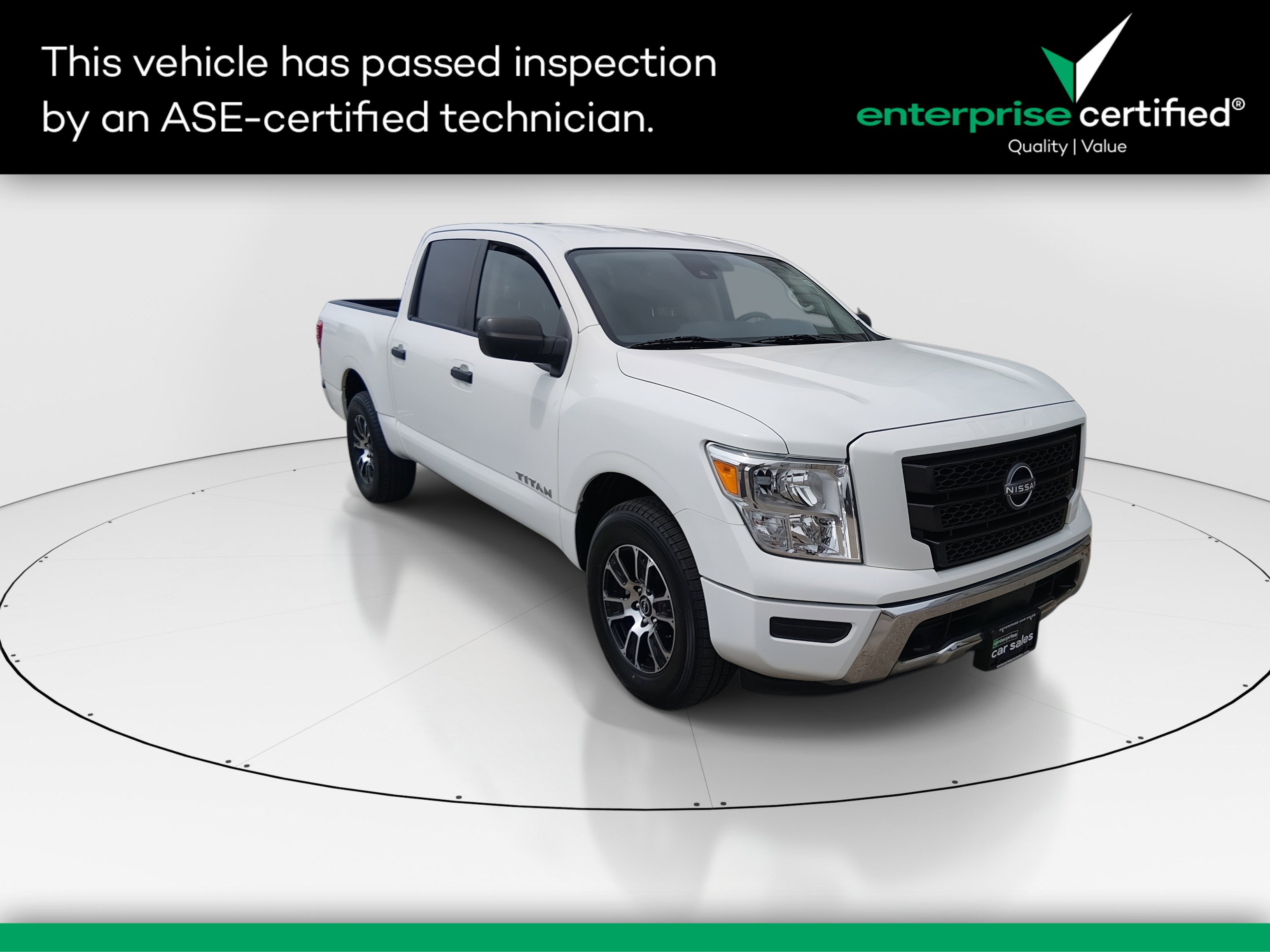 2023 Nissan Titan SV