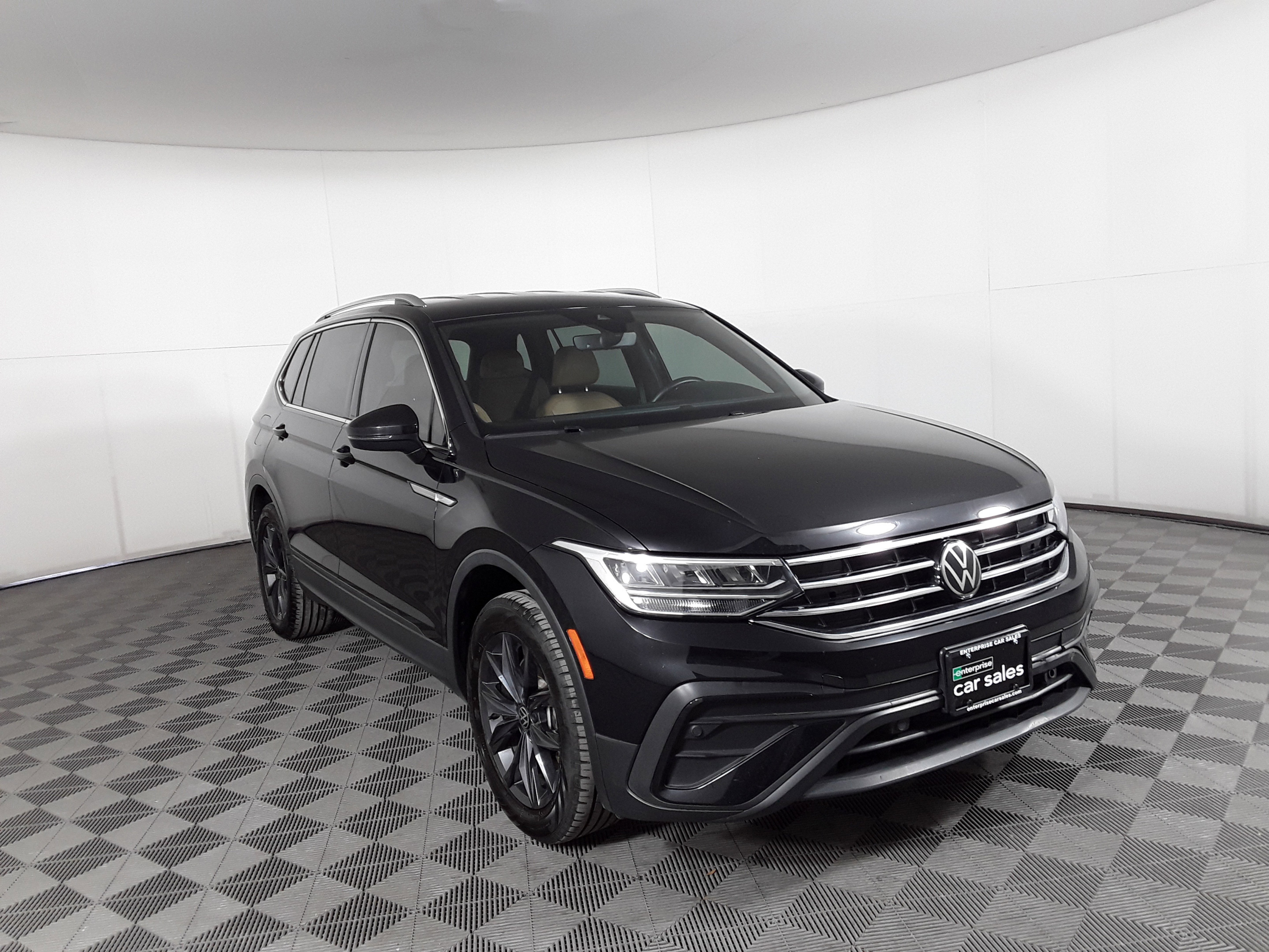 2022 Volkswagen Tiguan 2.0T SE FWD