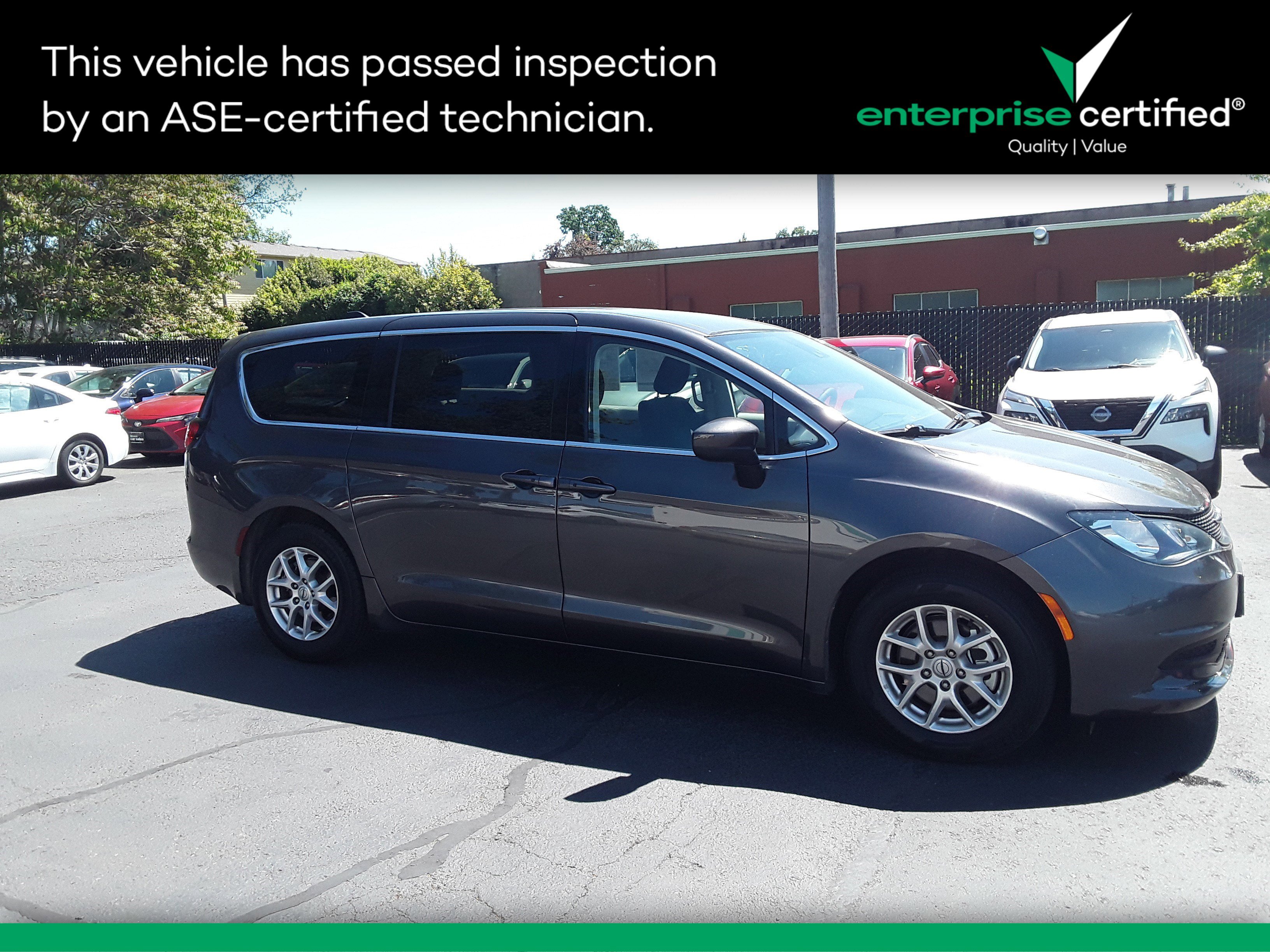 2023 Chrysler Voyager LX FWD