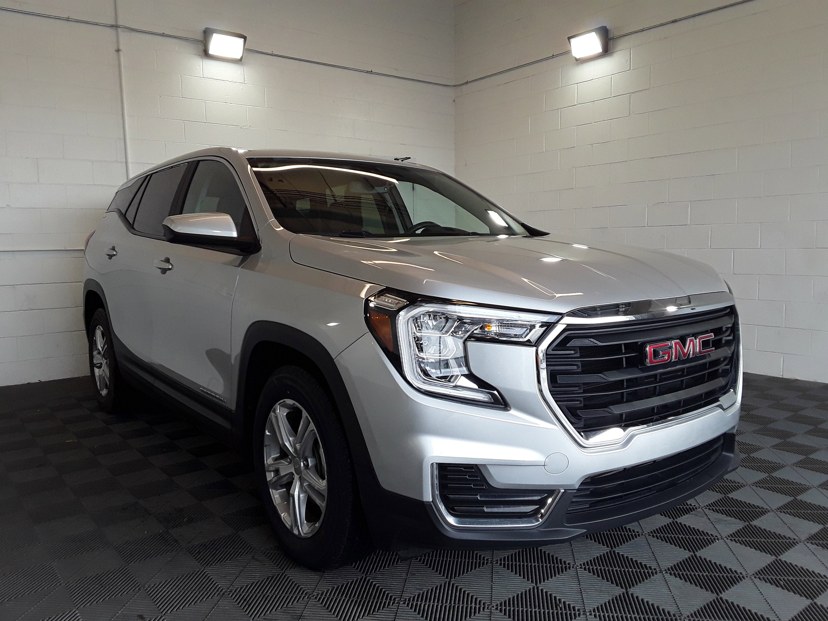2022 GMC Terrain FWD 4dr SLE
