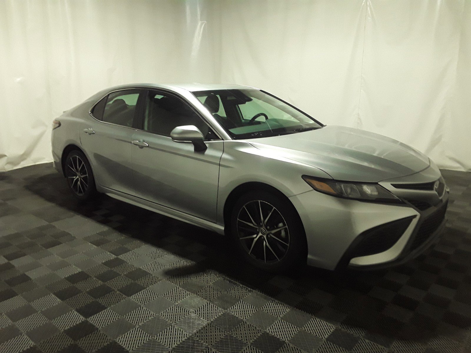 2022 Toyota Camry SE Auto