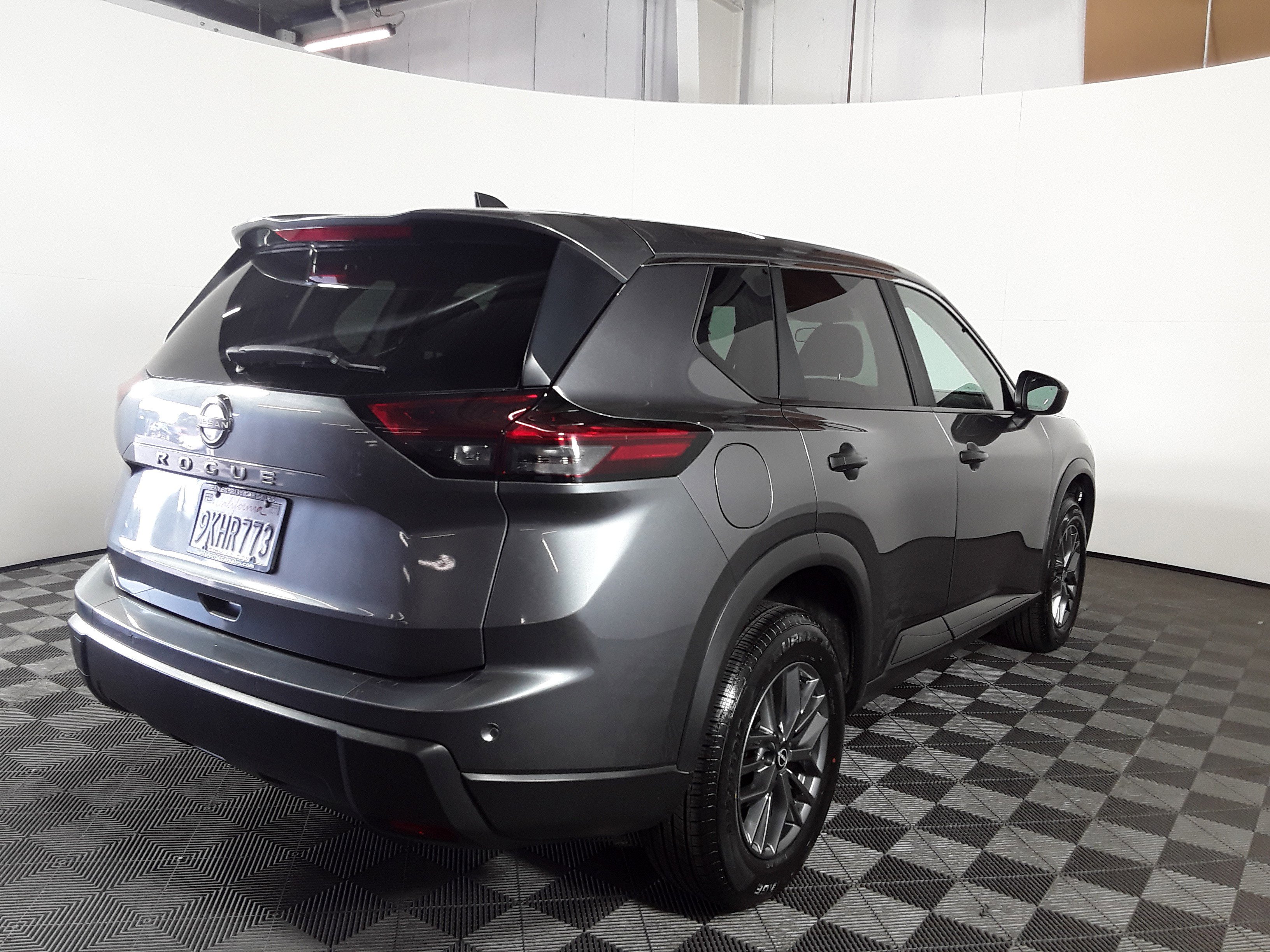 Image of Used 2024 Nissan Rogue FWD S