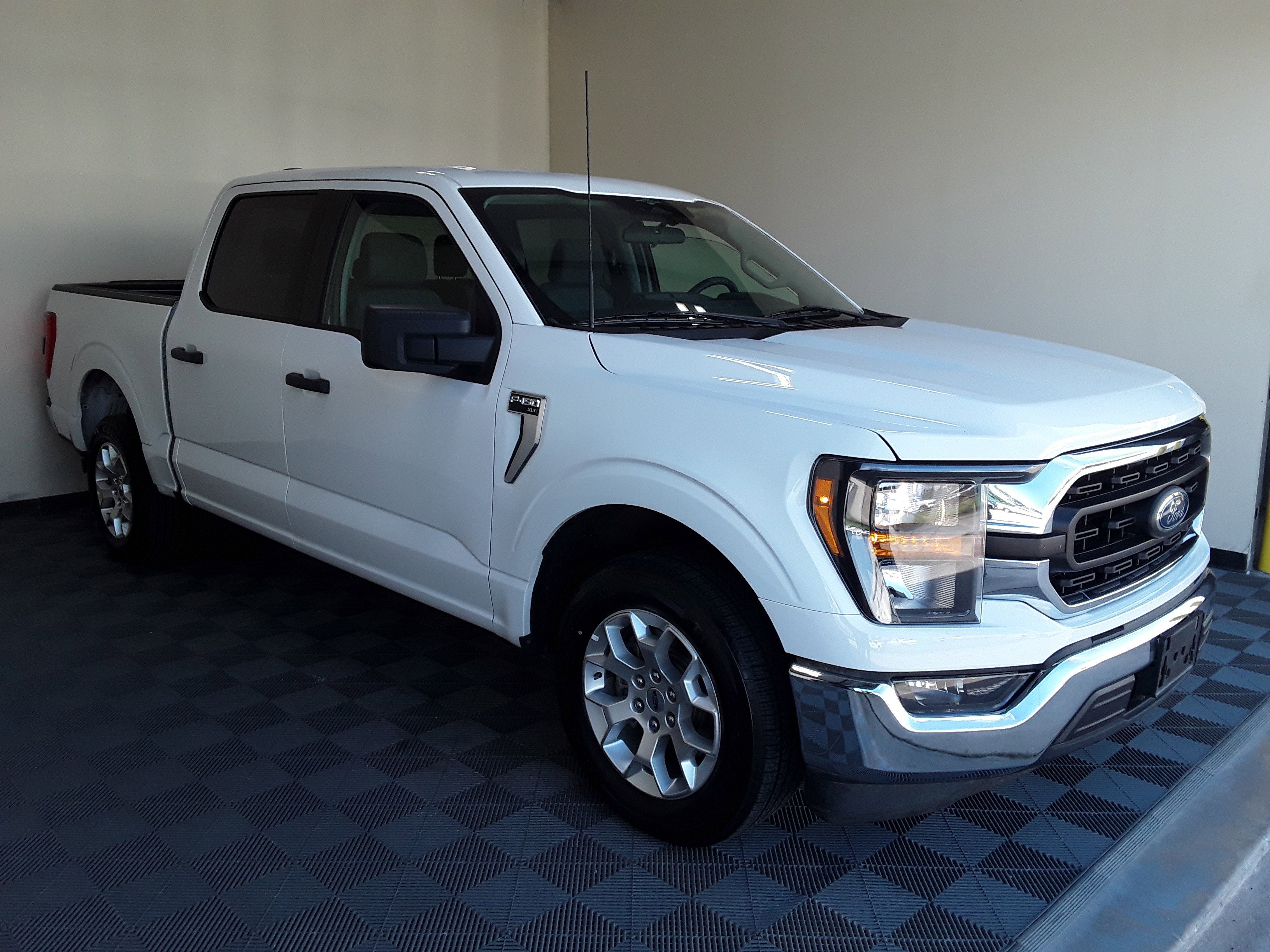 2023 Ford F-150 XLT 2WD SuperCrew 5.5' Box