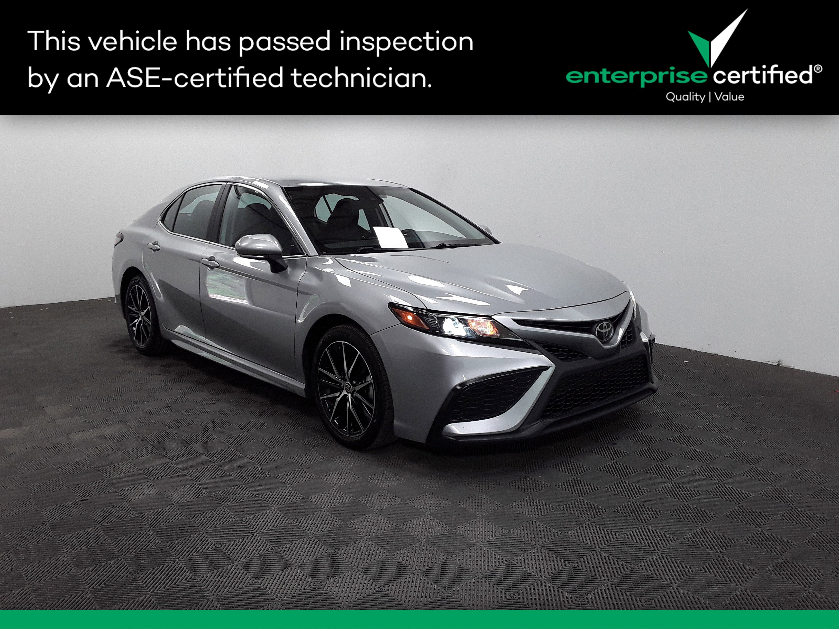 2023 Toyota Camry SE Auto