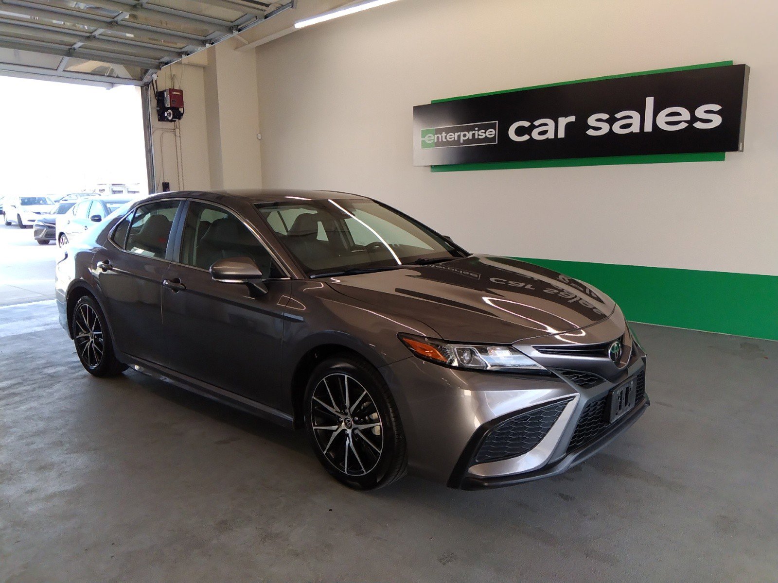 2022 Toyota Camry SE Auto