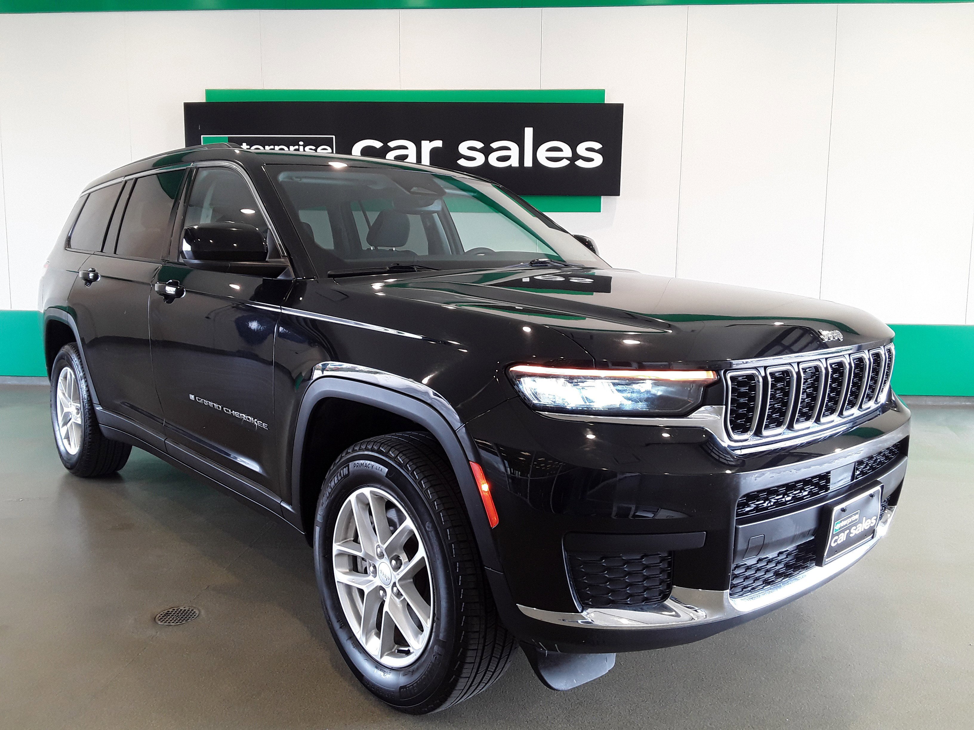 2023 Jeep Grand Cherokee L Laredo 4x2
