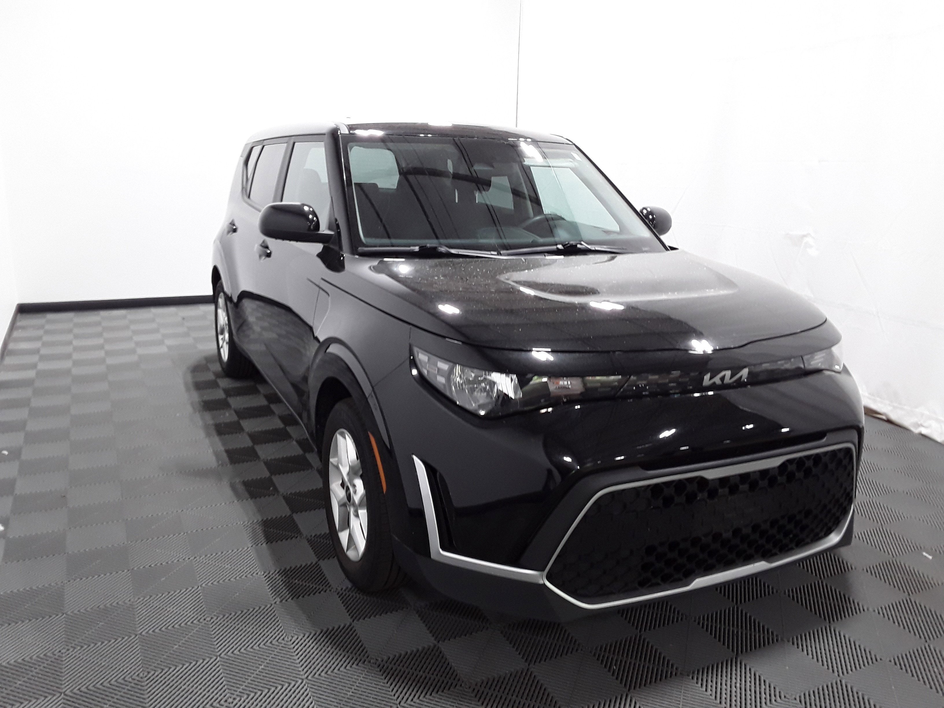 2023 Kia Soul LX IVT