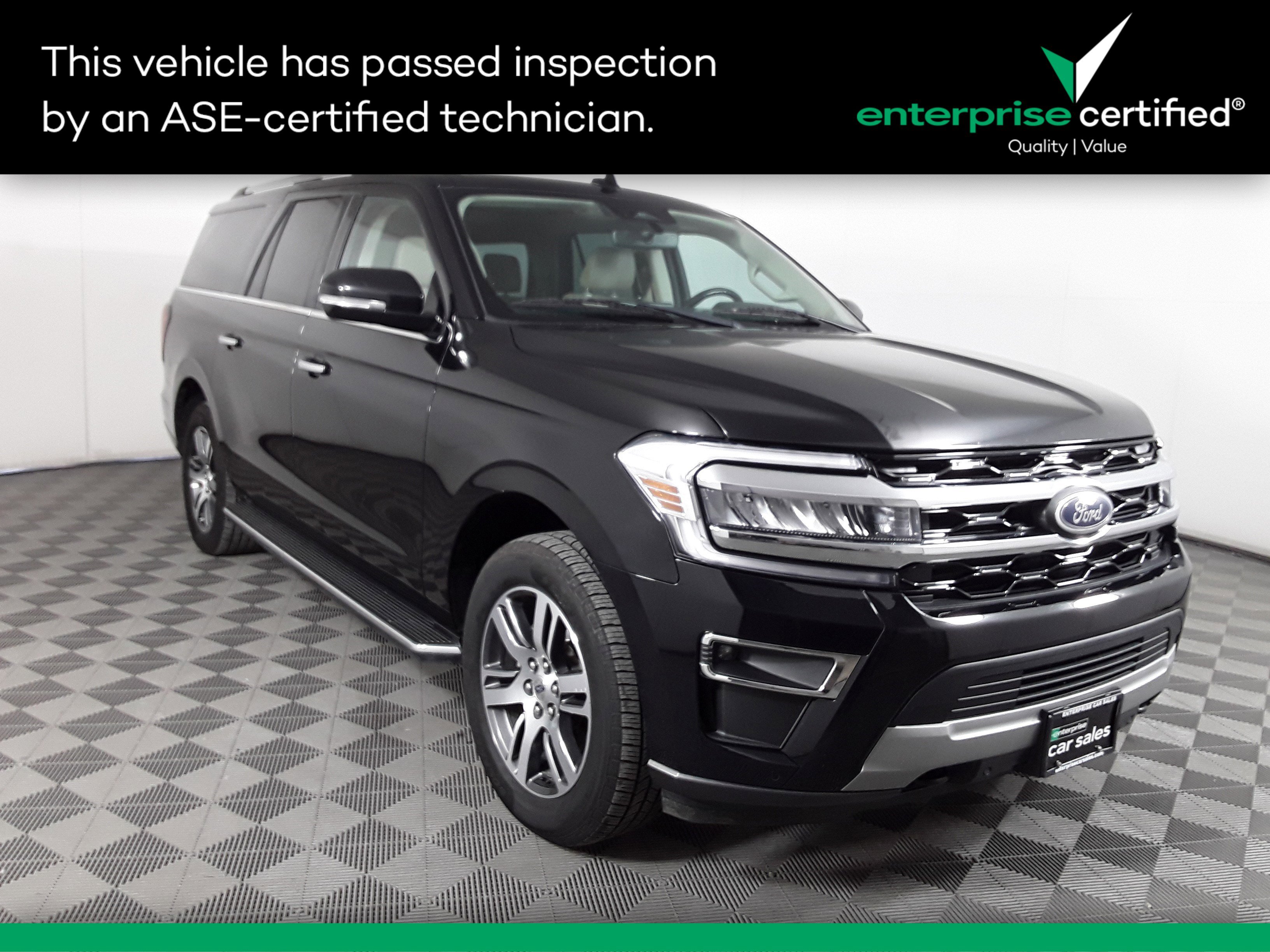 2023 Ford Expedition Limited's photo