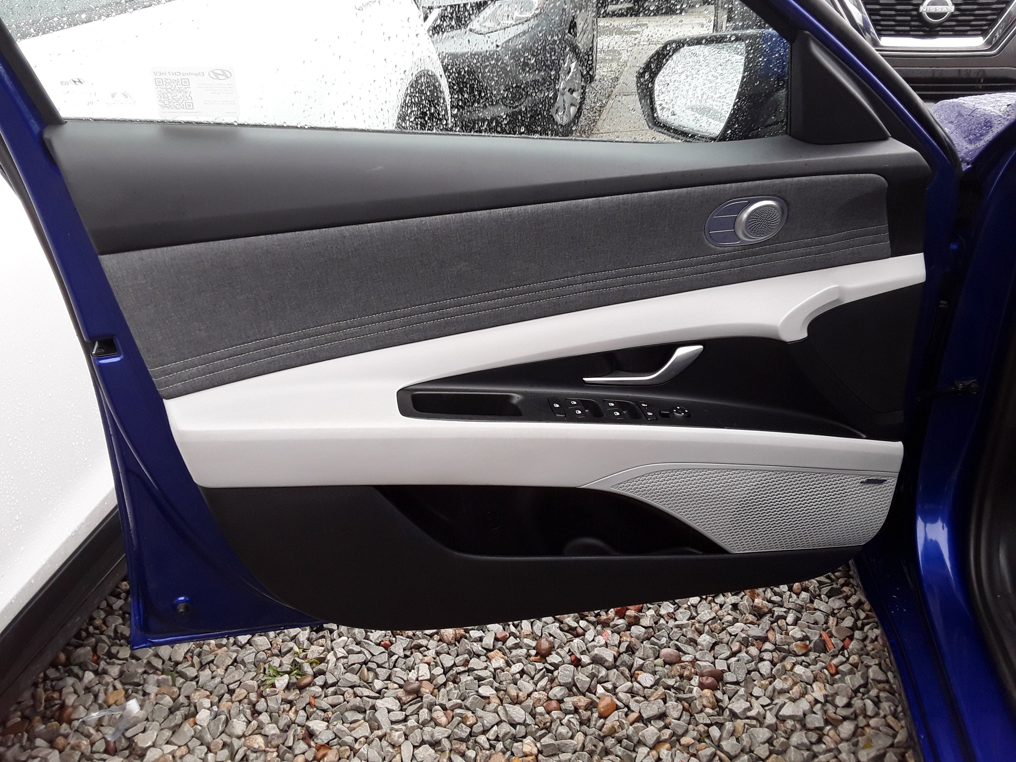 Image of Used 2025 Hyundai Elantra Hybrid Limited DCT