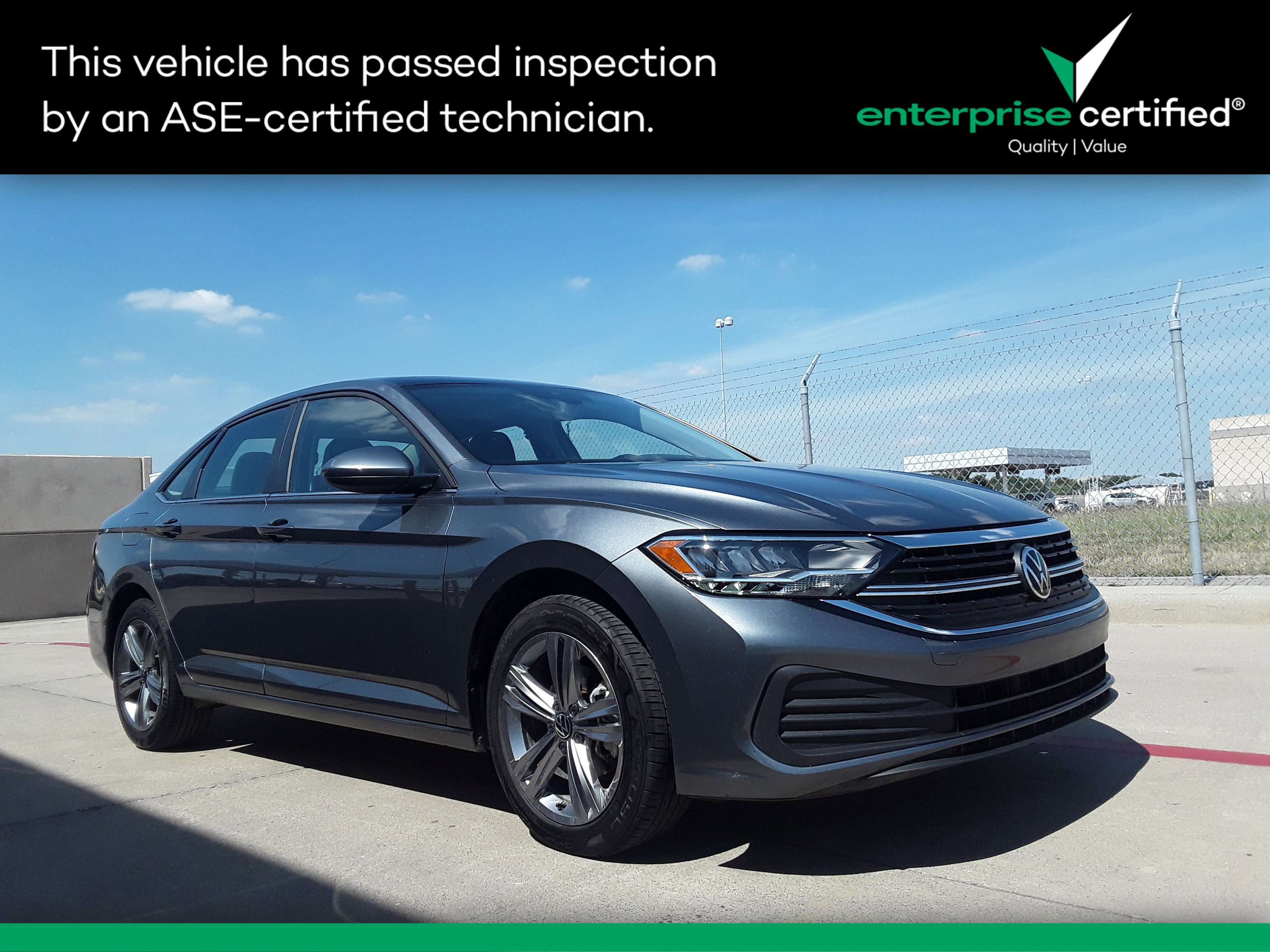 Used 2024 Volkswagen Jetta SE Auto