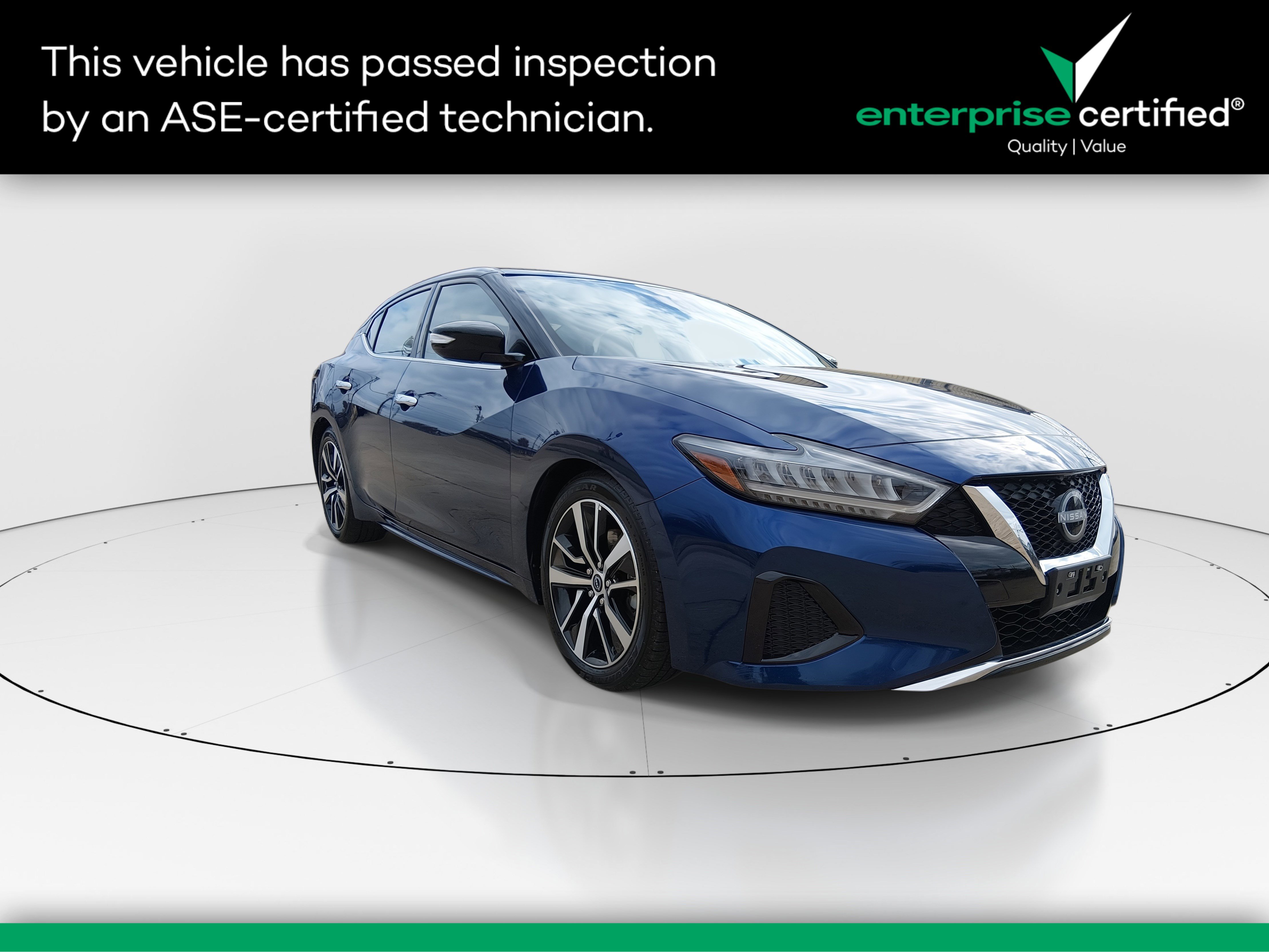 2023 Nissan Maxima SV's photo