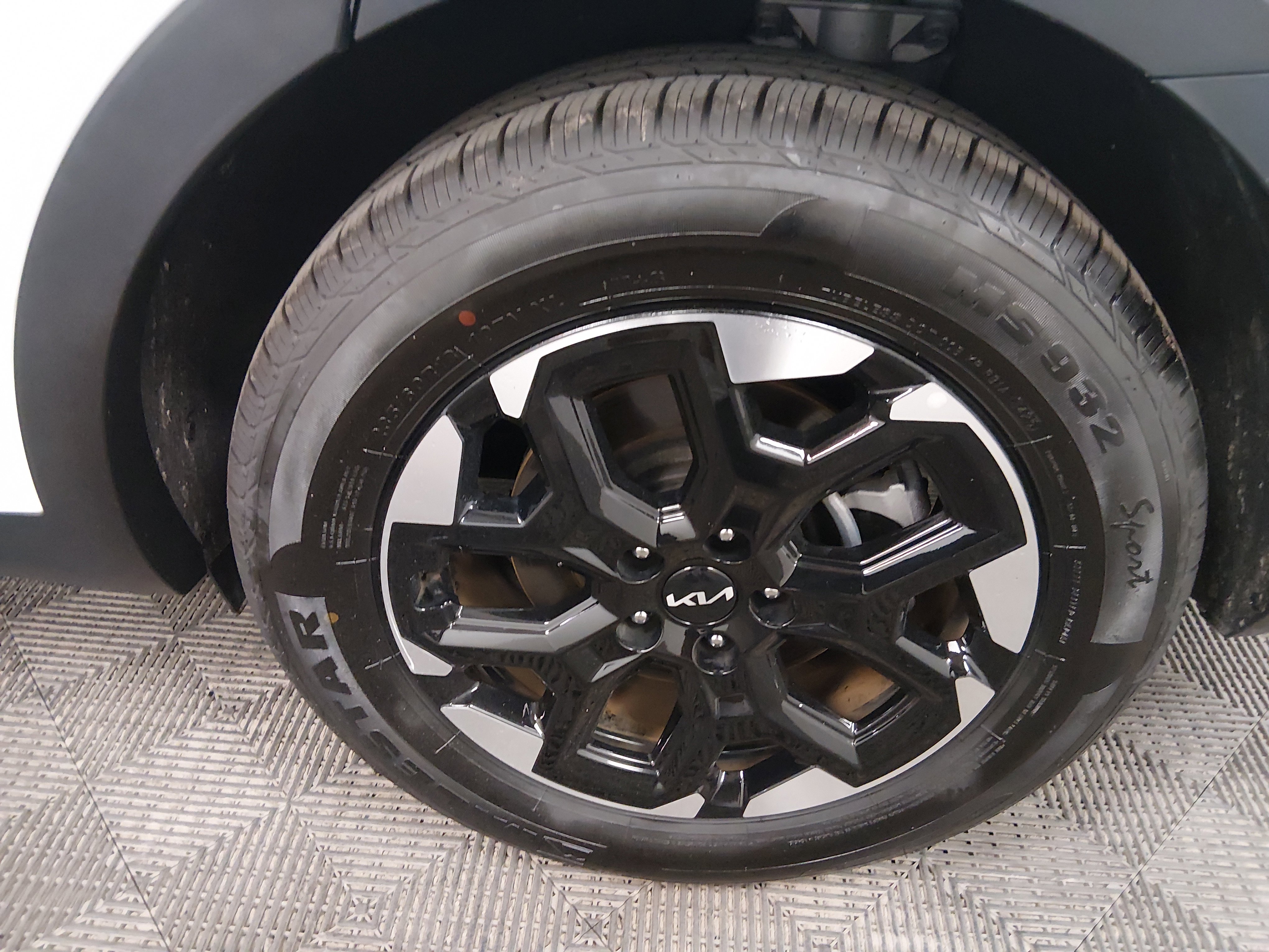 2024 Kia Sorento S - Photo 10