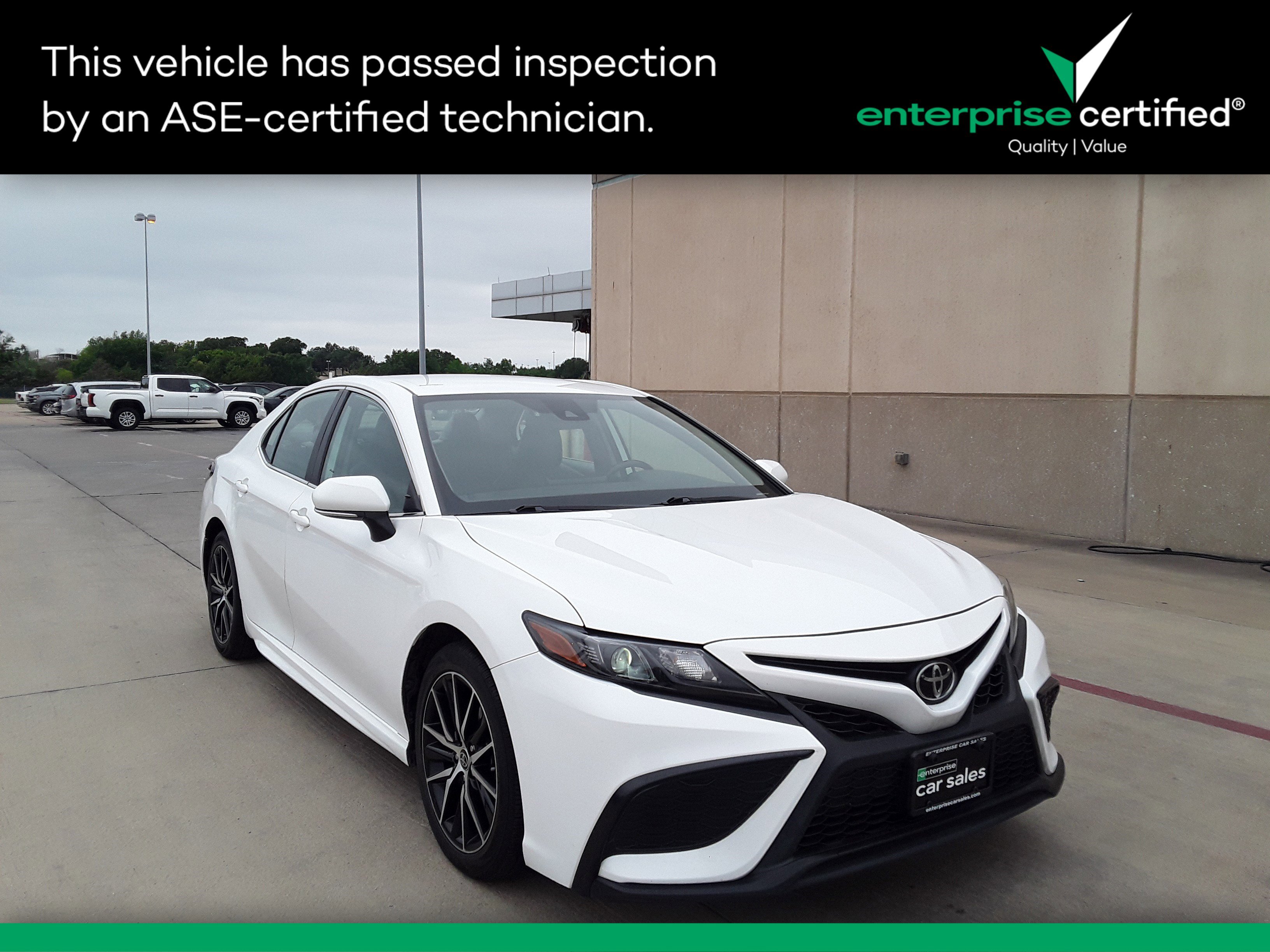 2022 Toyota Camry SE Auto