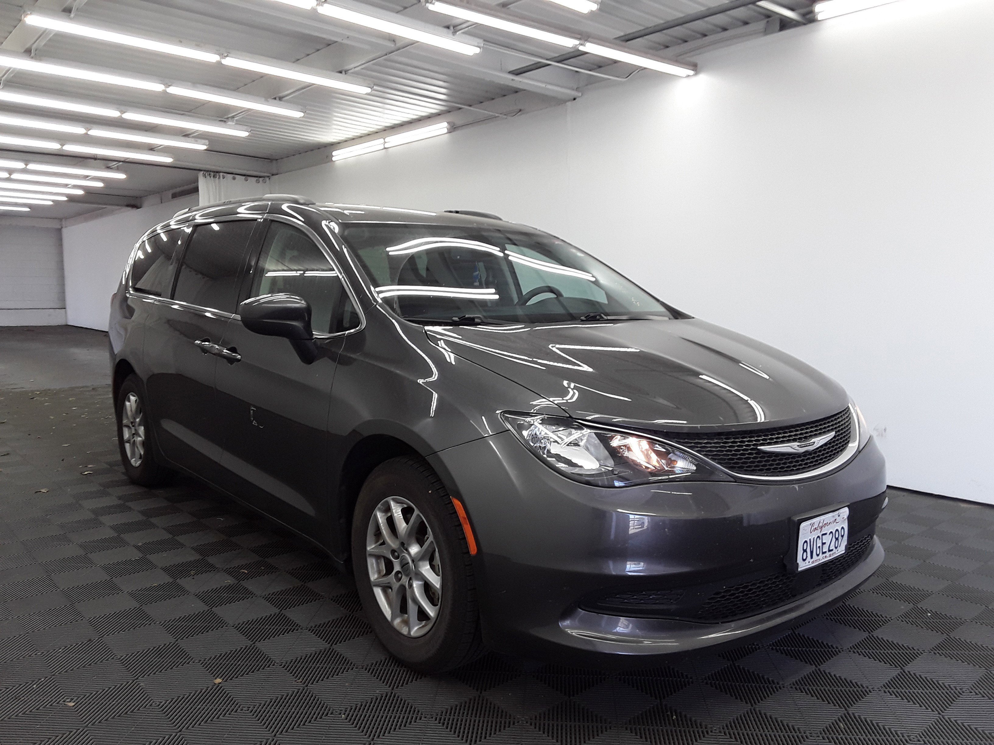 2021 Chrysler Voyager LXI FWD