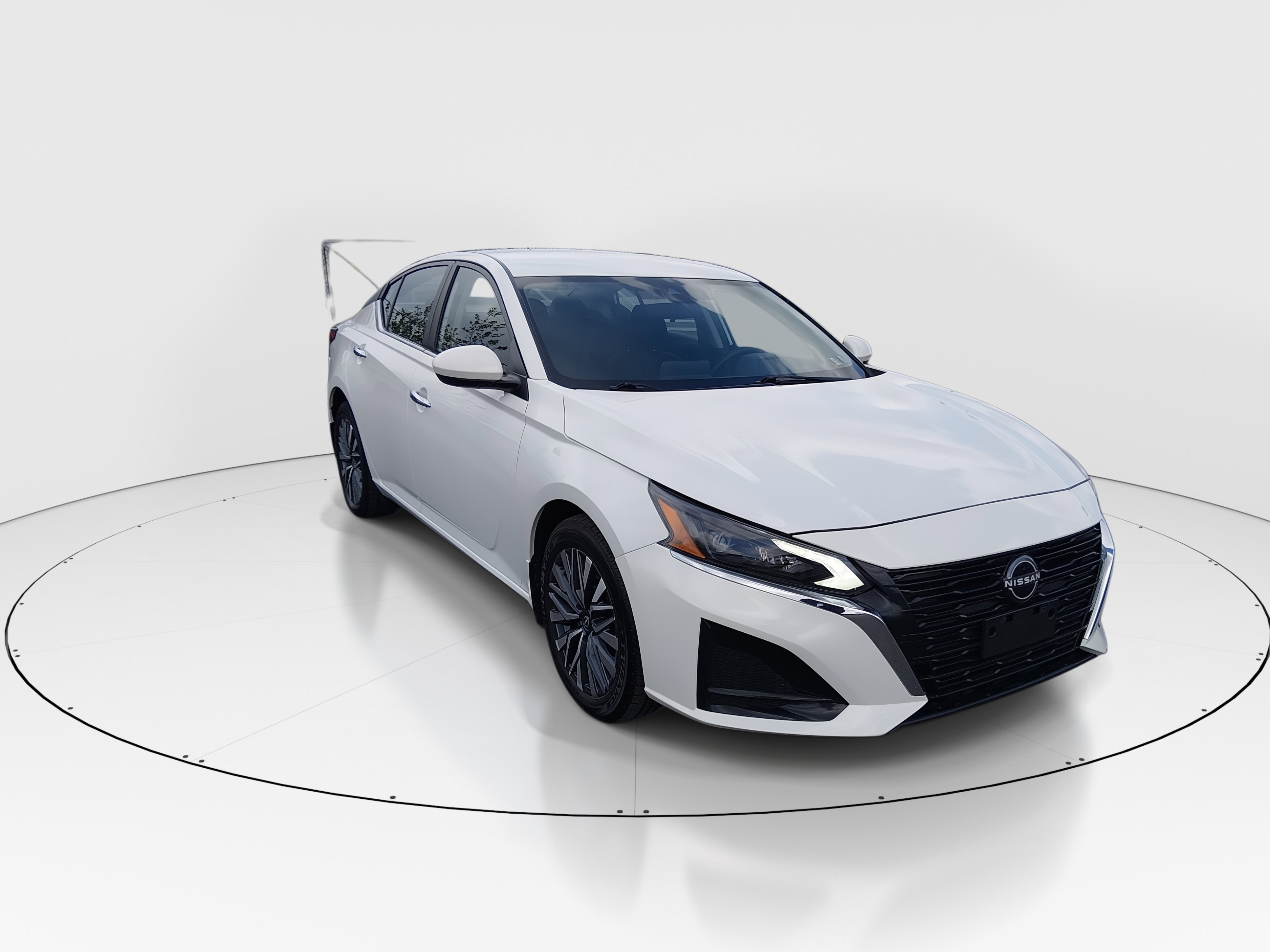 Used 2023 Nissan Altima 2.5 SV AWD Sedan