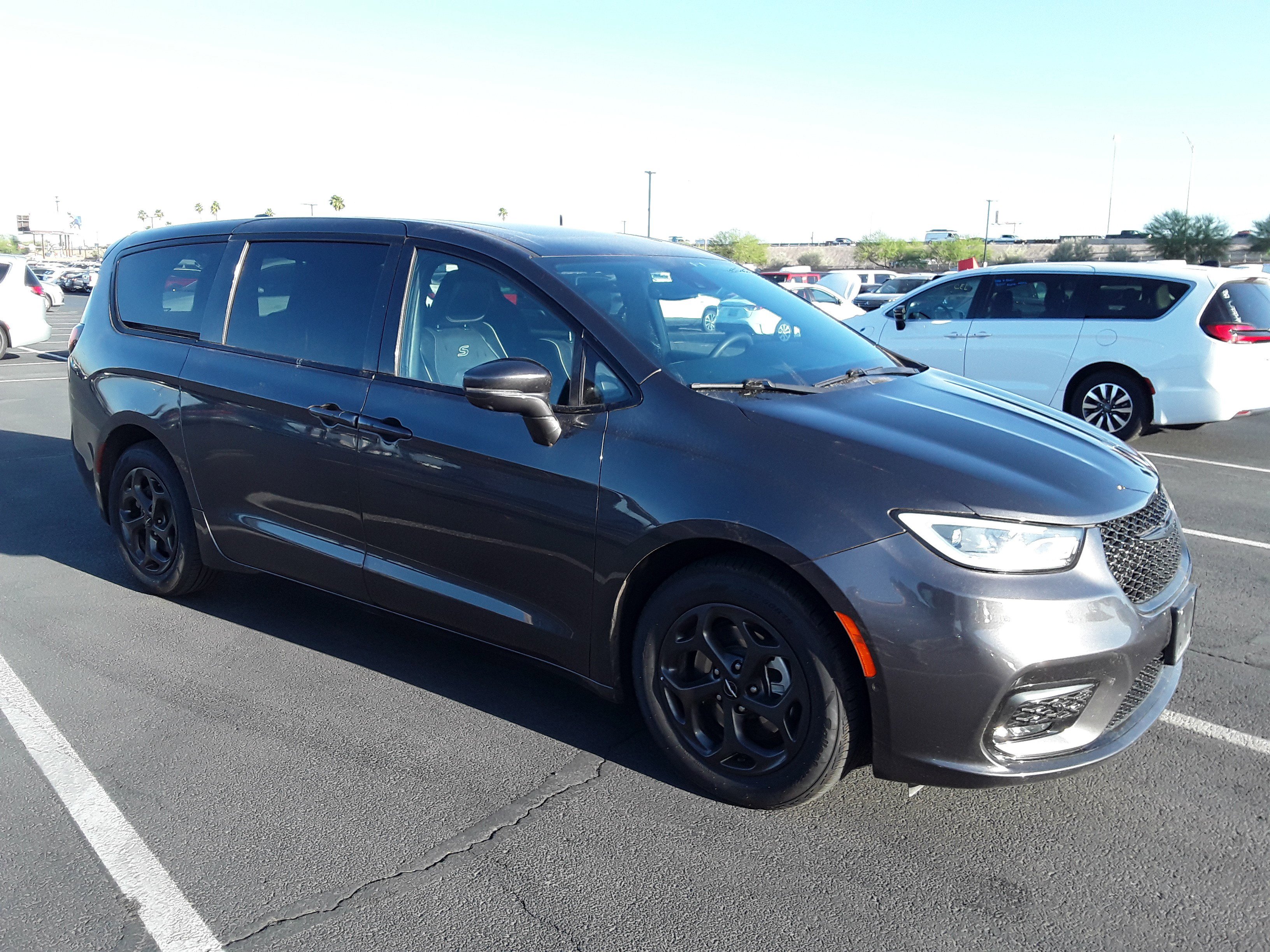 2022 Chrysler Pacifica Hybrid Limited FWD