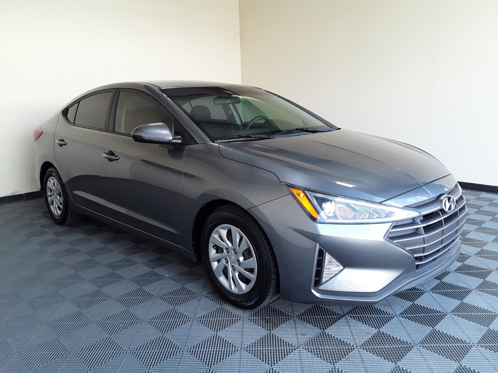 Used 2019 Hyundai Elantra SE Auto