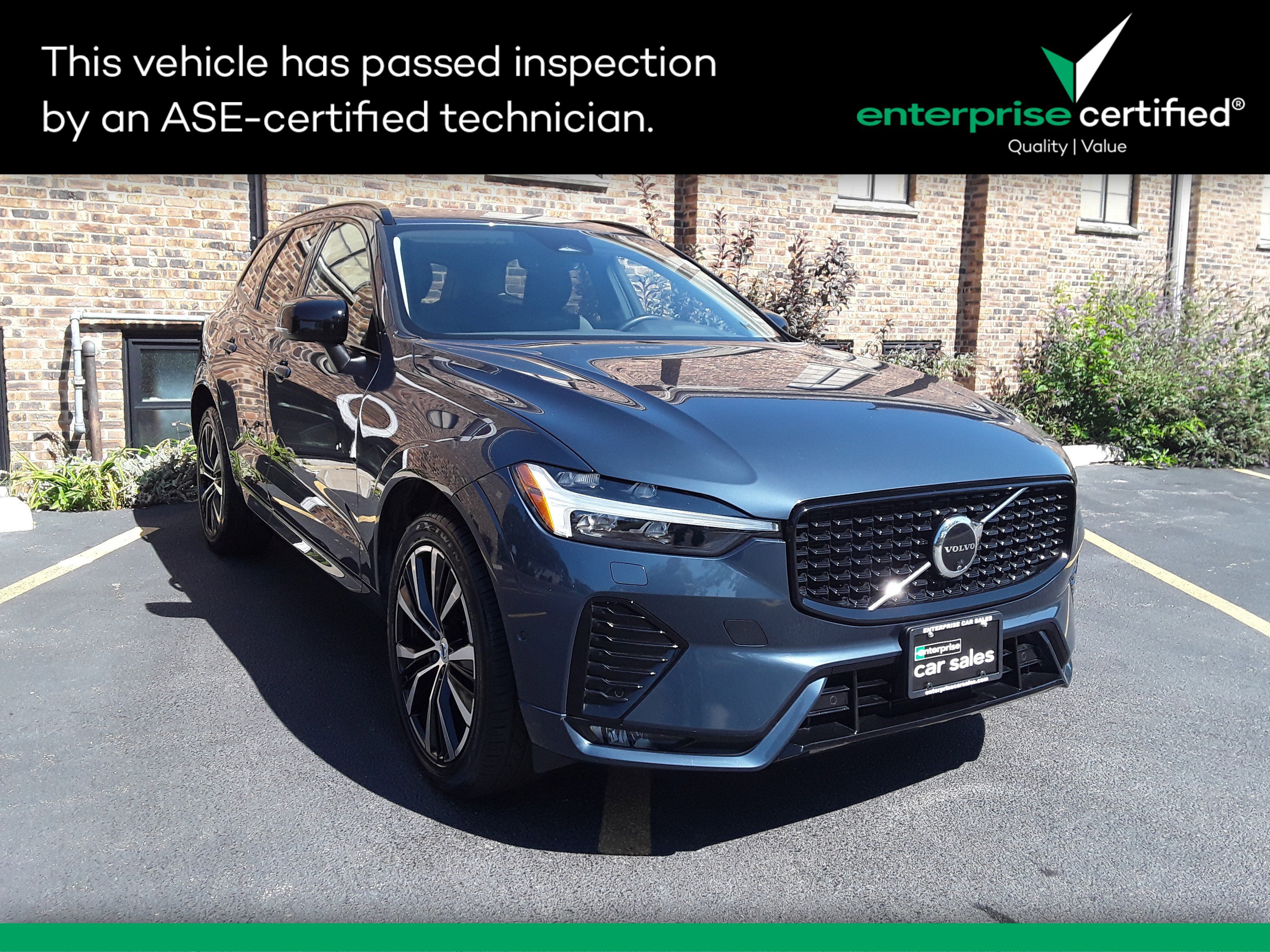 Used 2024 Volvo XC60 Plus Dark Theme B5 AWD