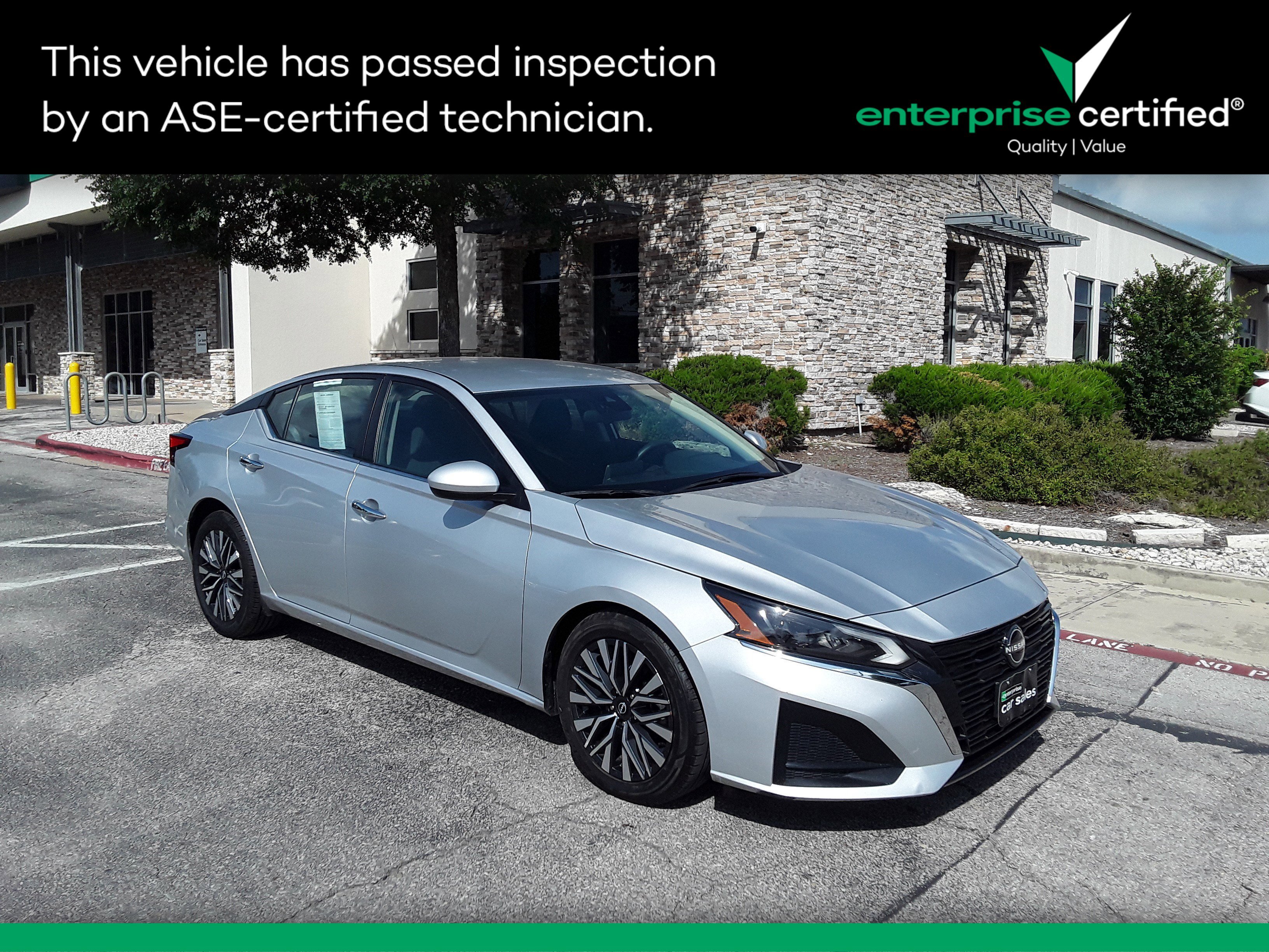 Used 2023 Nissan Altima 2.5 SV Sedan