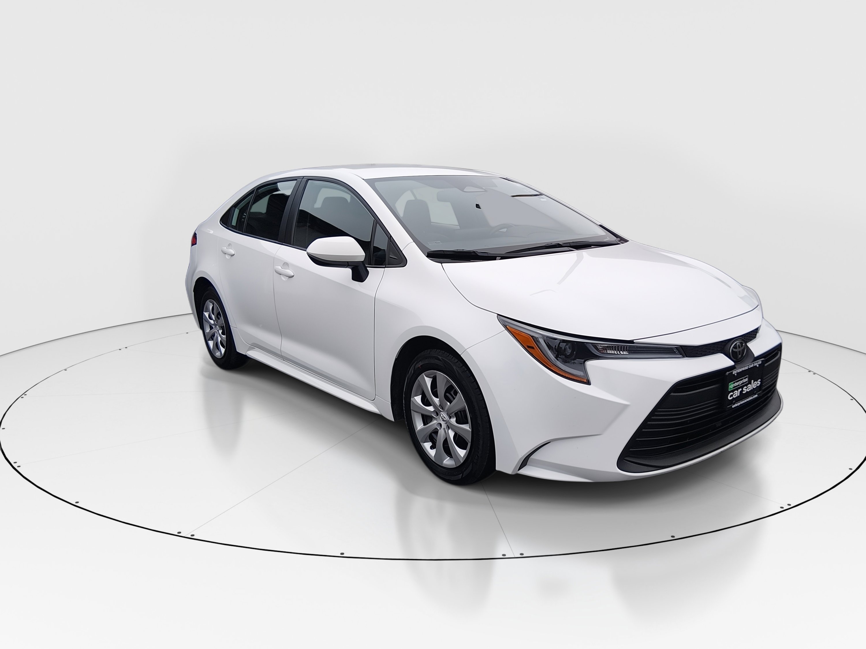 2024 Toyota Corolla LE's photo