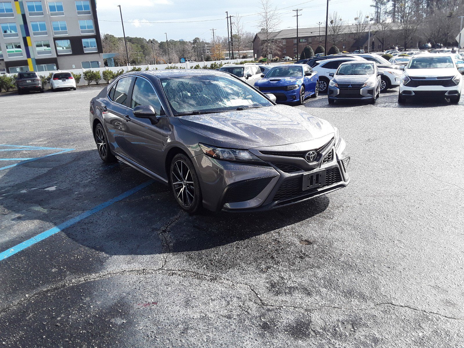 2021 Toyota Camry SE Auto