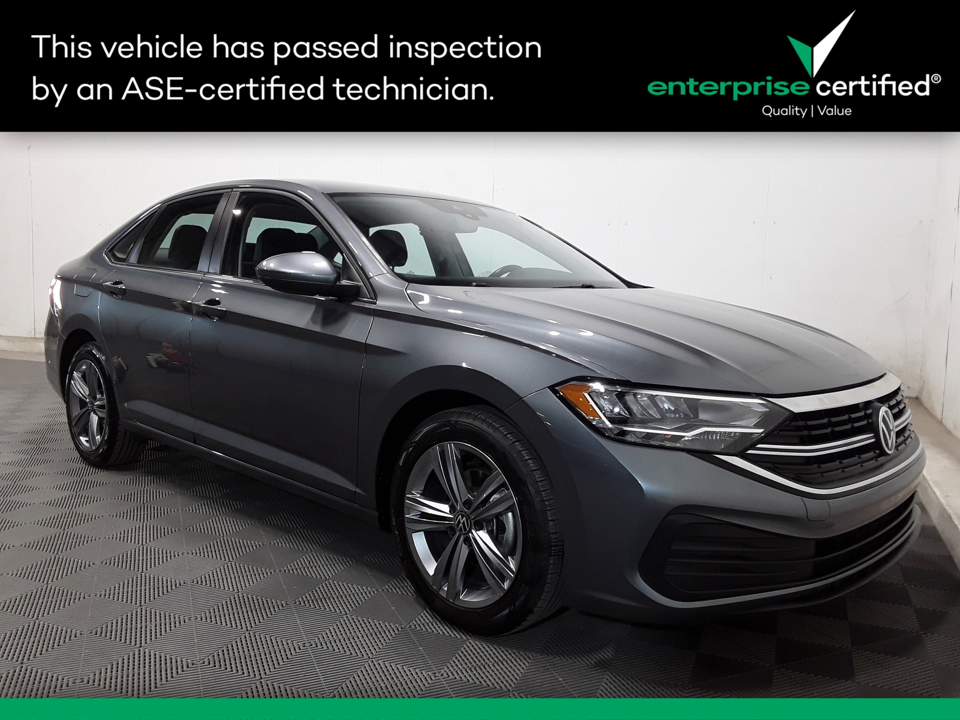 Used 2024 Volkswagen Jetta SE Auto