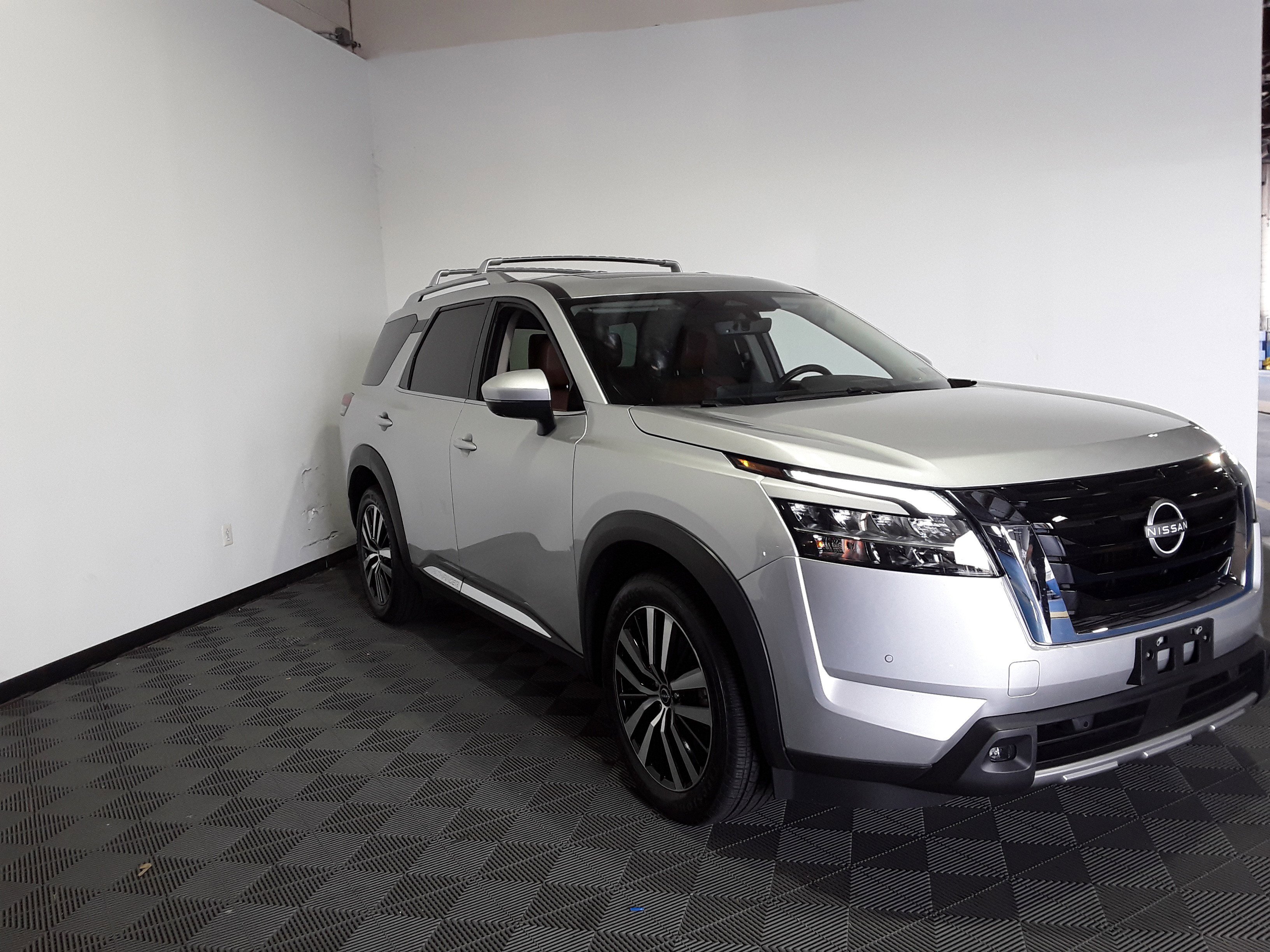 2023 Nissan Pathfinder Platinum 4WD