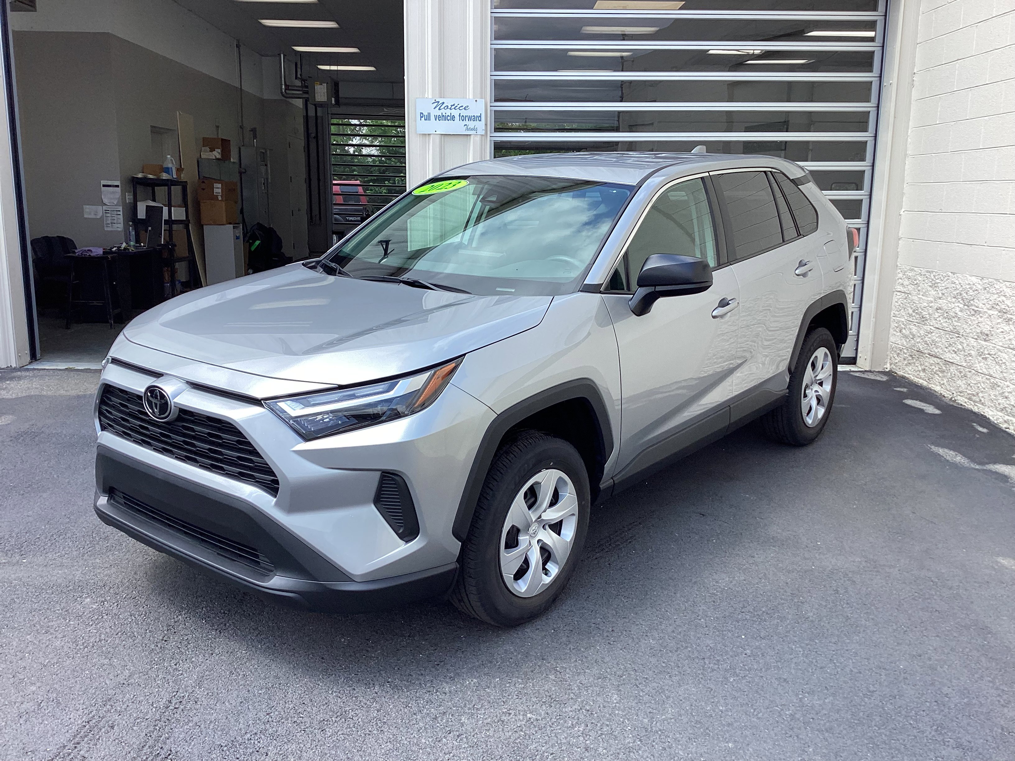 2023 Toyota RAV4 LE FWD