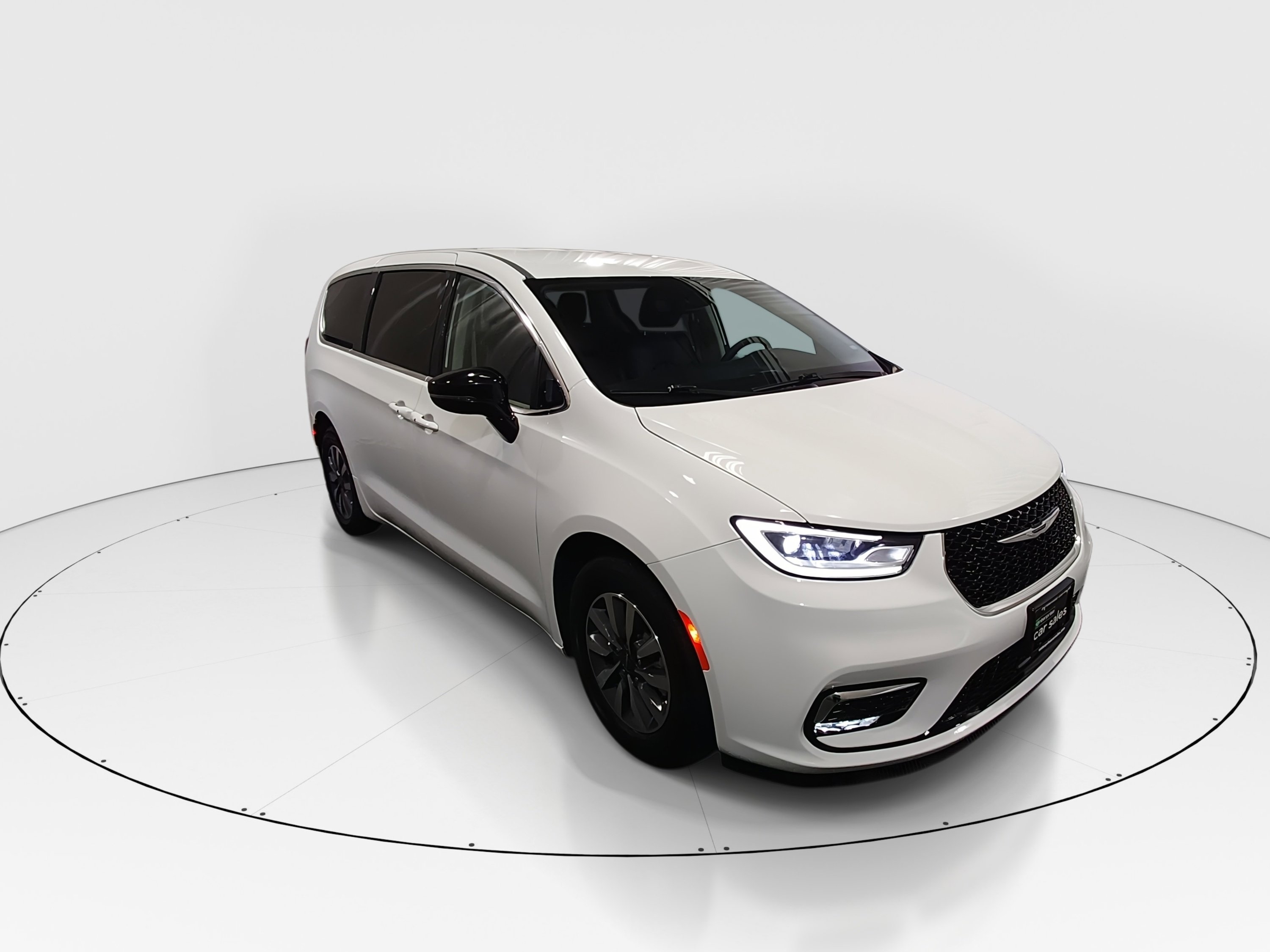 2024 Chrysler Pacifica PHEV Select's photo