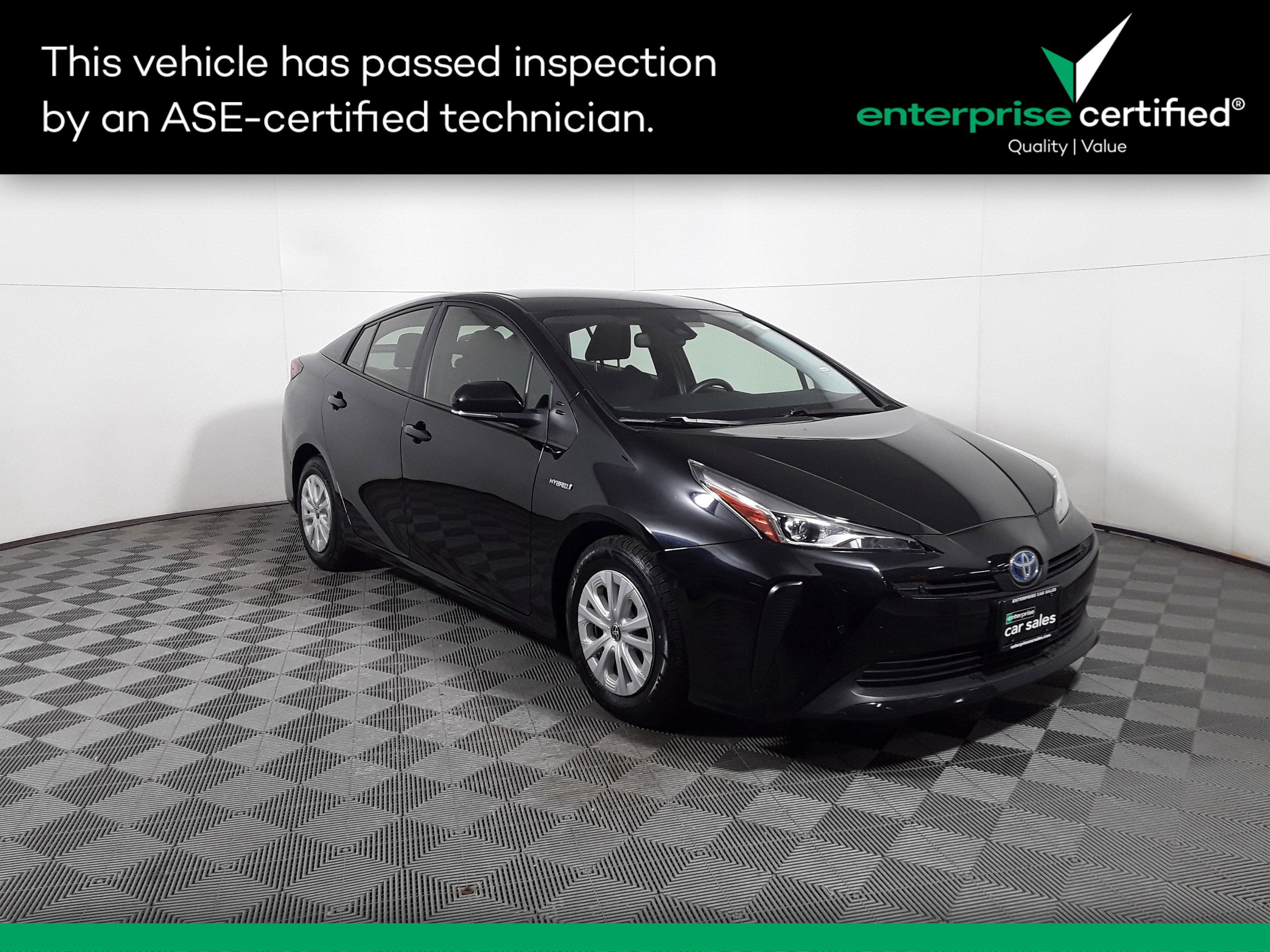 2022 Toyota Prius LE