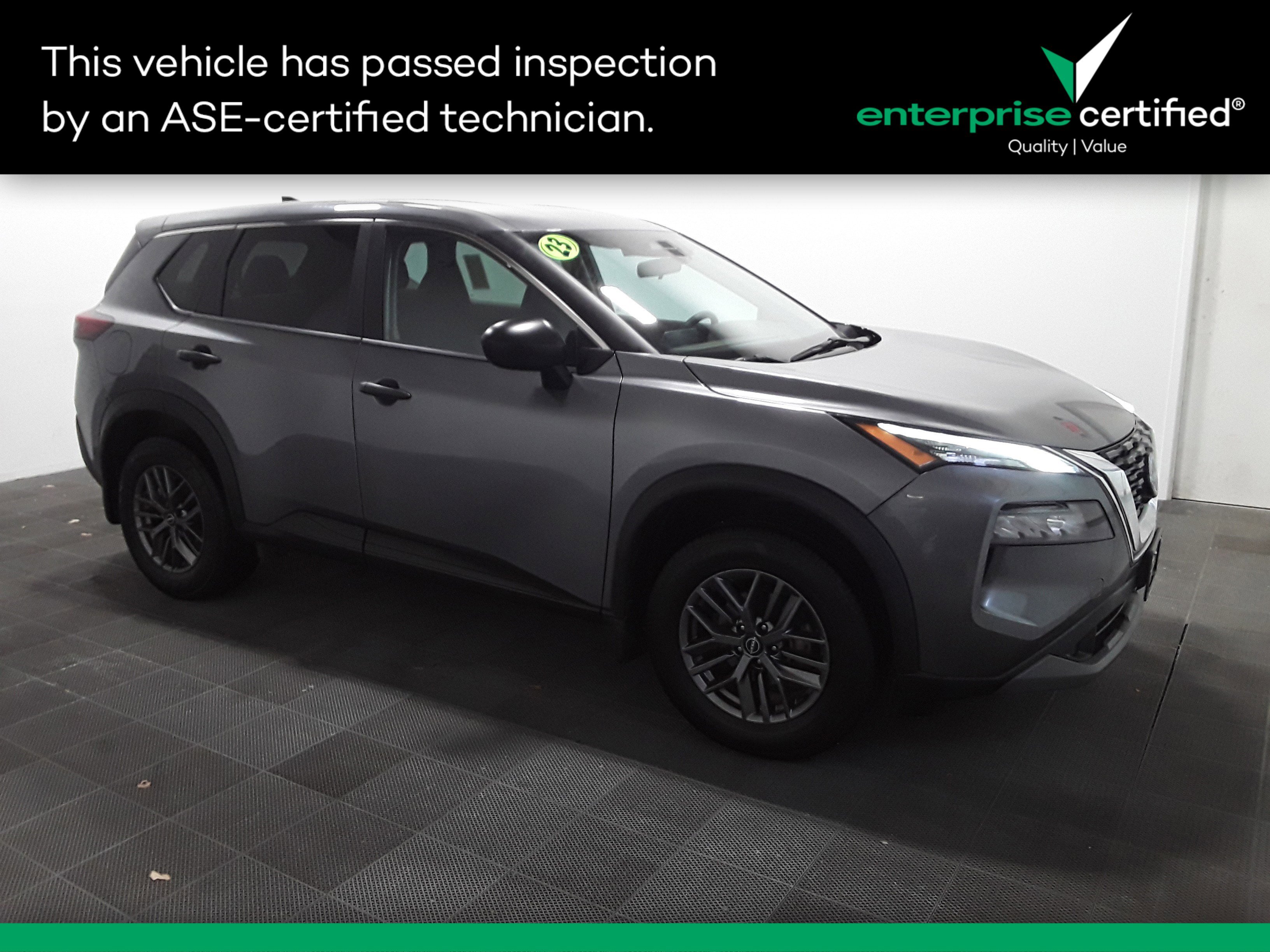 2023 Nissan Rogue S's photo