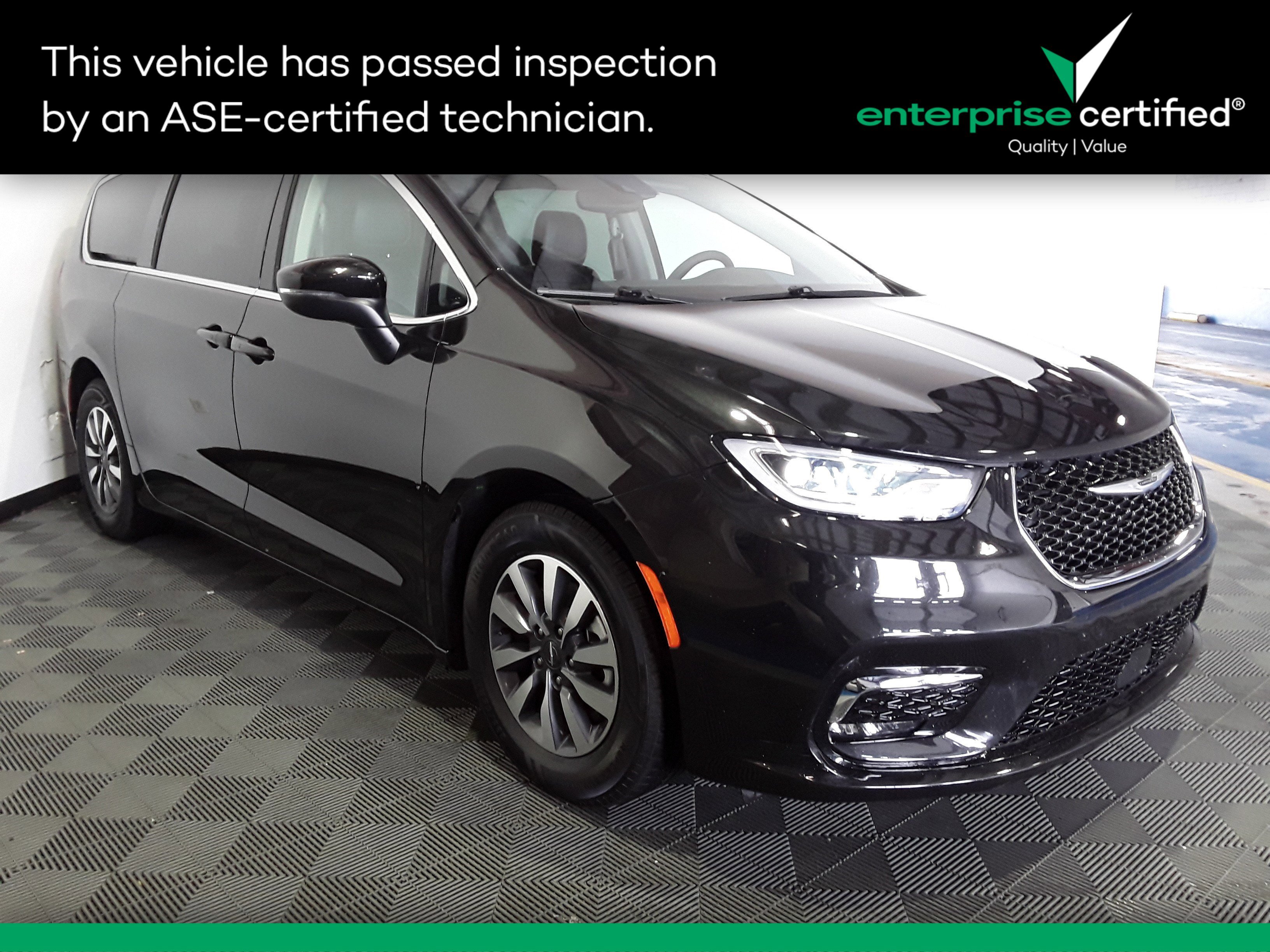 2023 Chrysler Pacifica Hybrid Touring L FWD