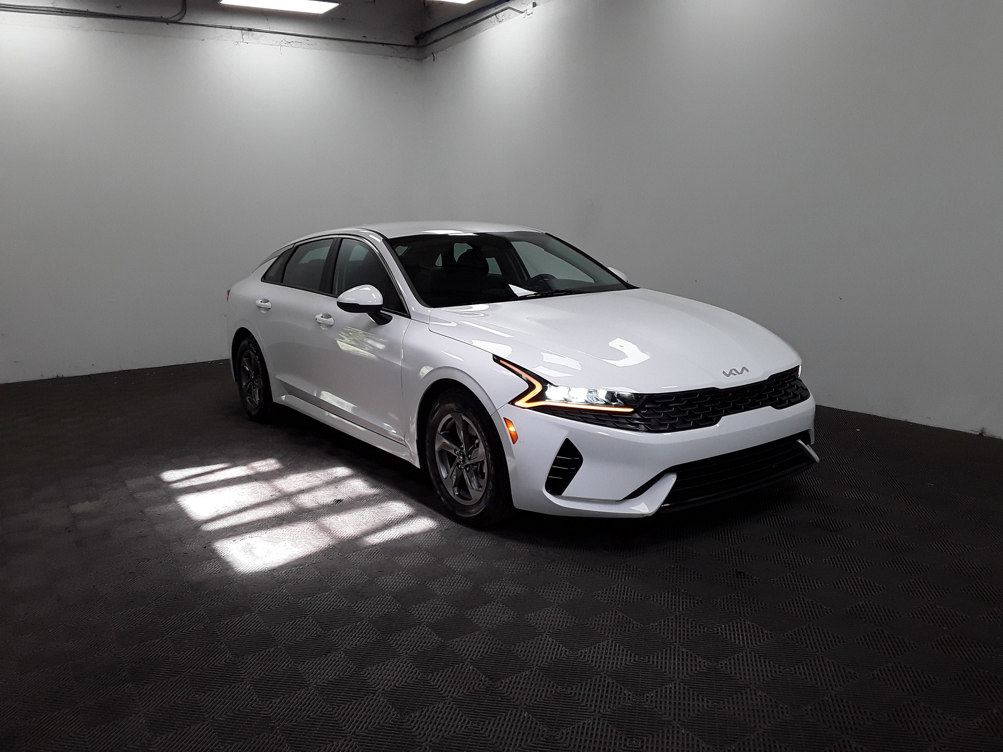 2023 Kia K5 LXS Auto FWD