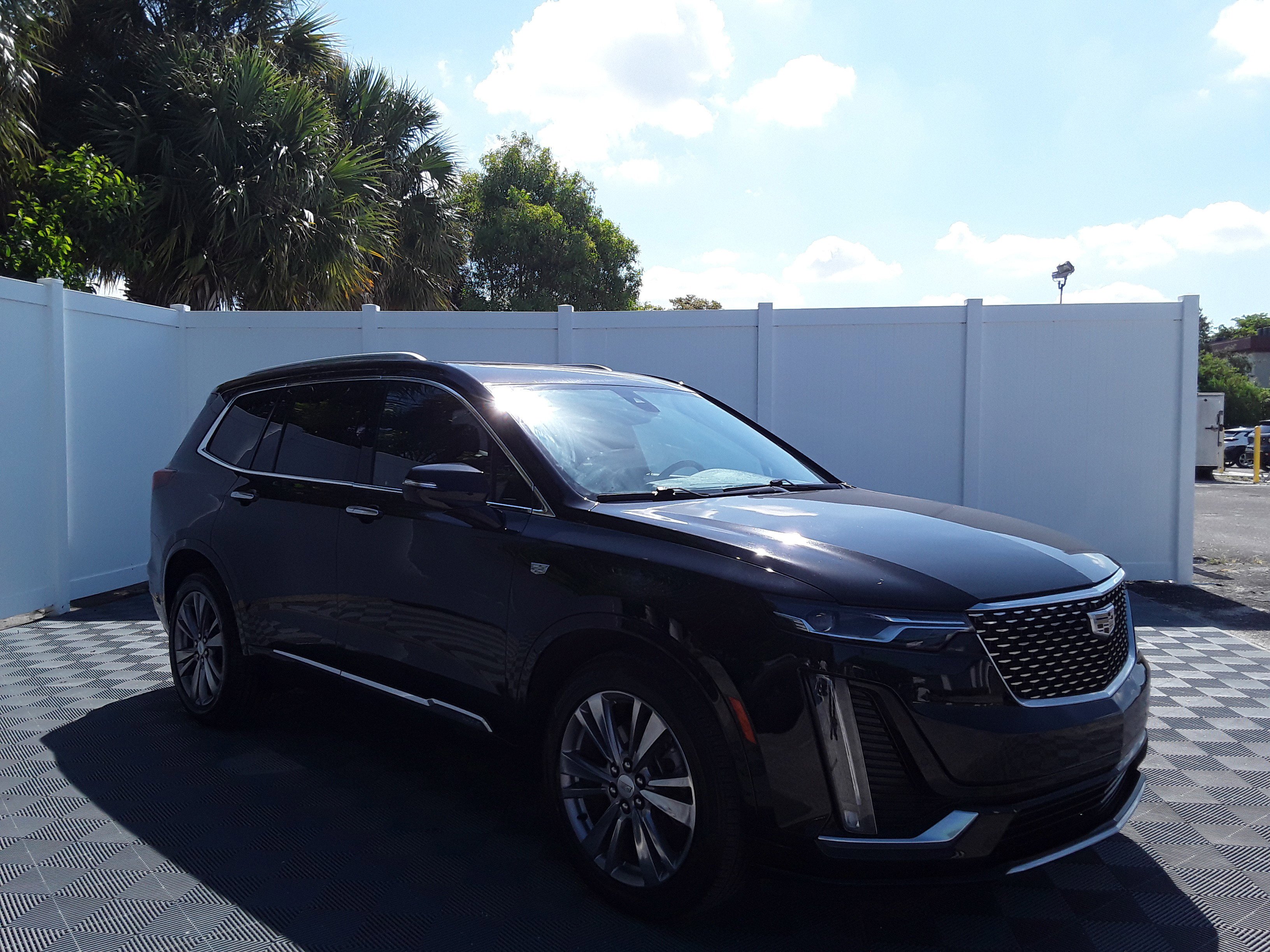 2023 Cadillac XT6 FWD 4dr Premium Luxury