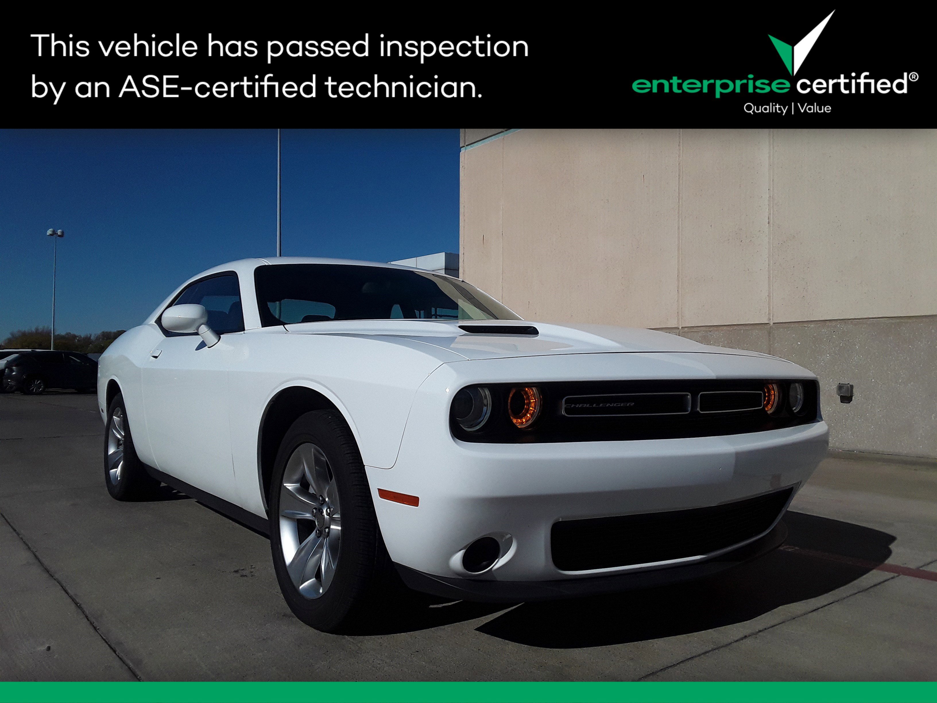 2022 Dodge Challenger SXT's photo