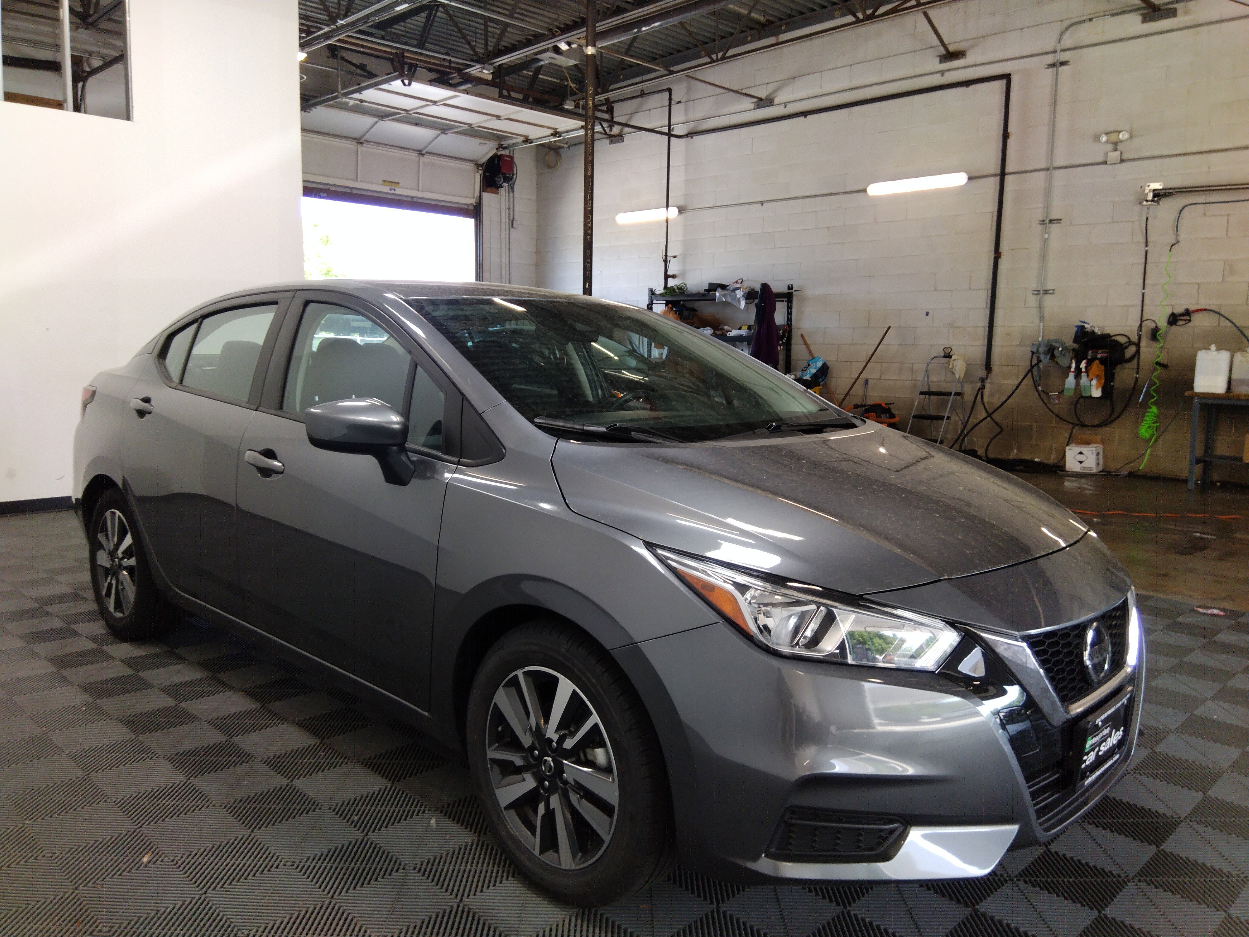 2022 Nissan Versa SV CVT