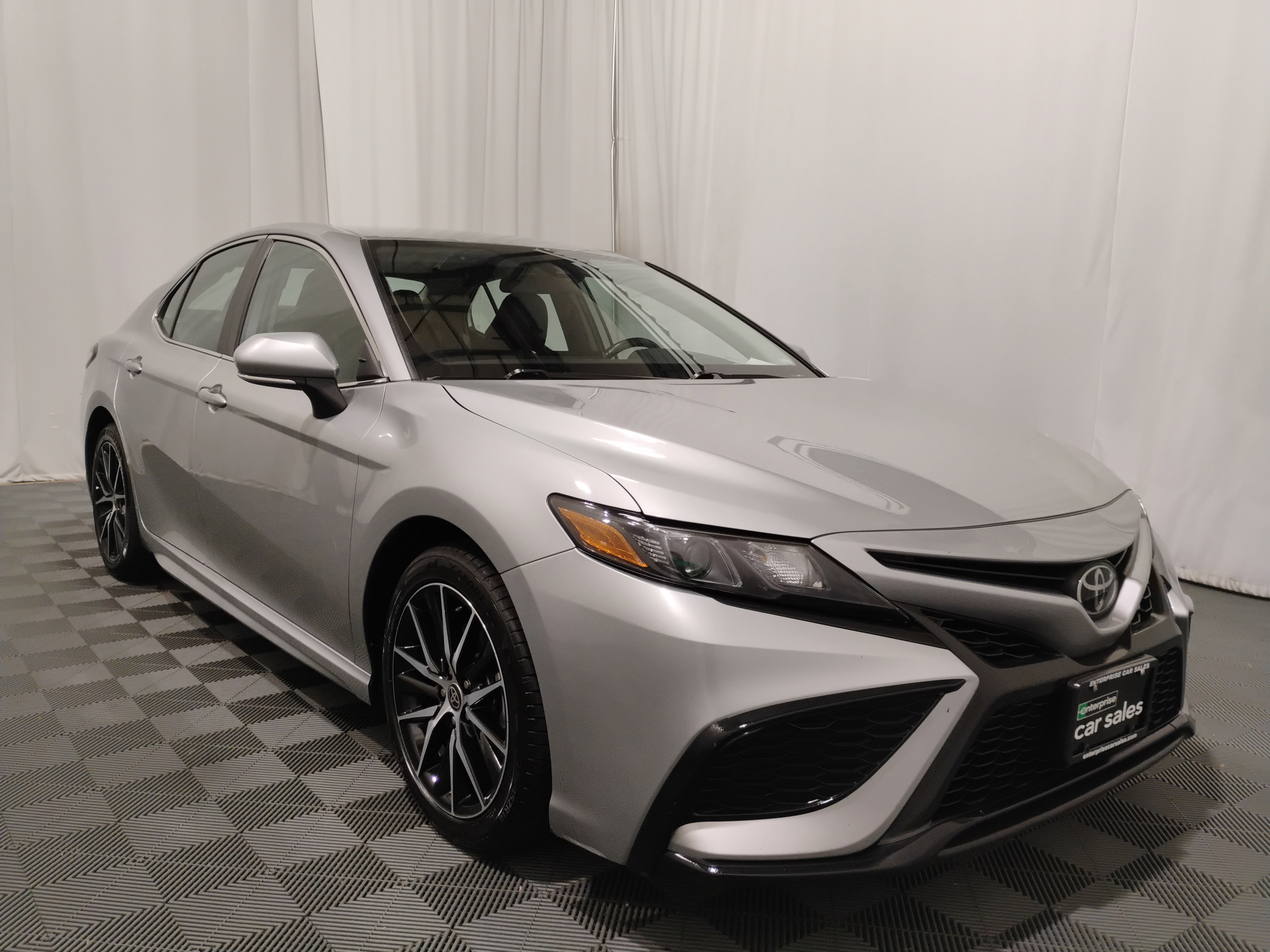 2022 Toyota Camry SE Auto