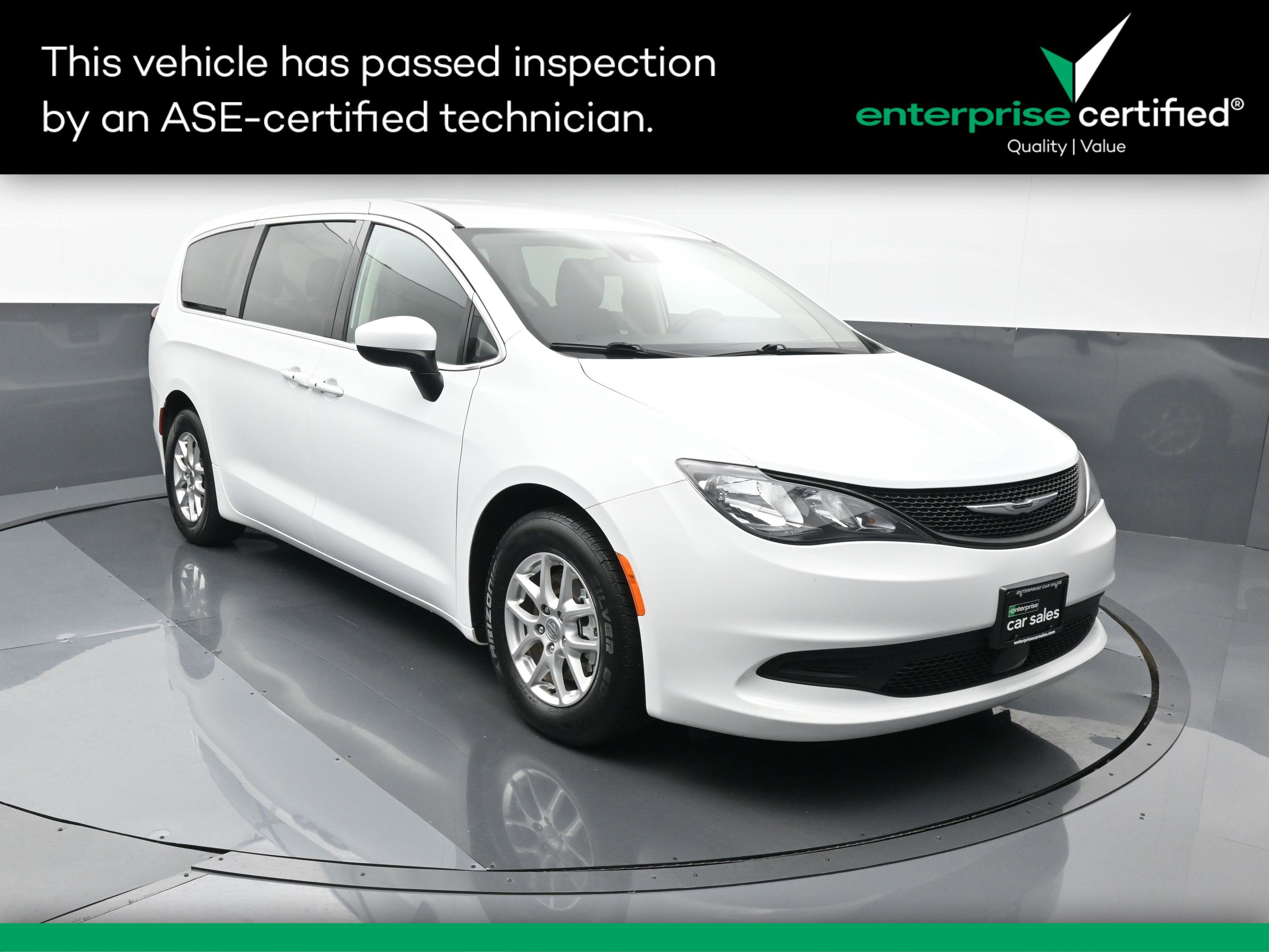 2023 Chrysler Voyager LX FWD