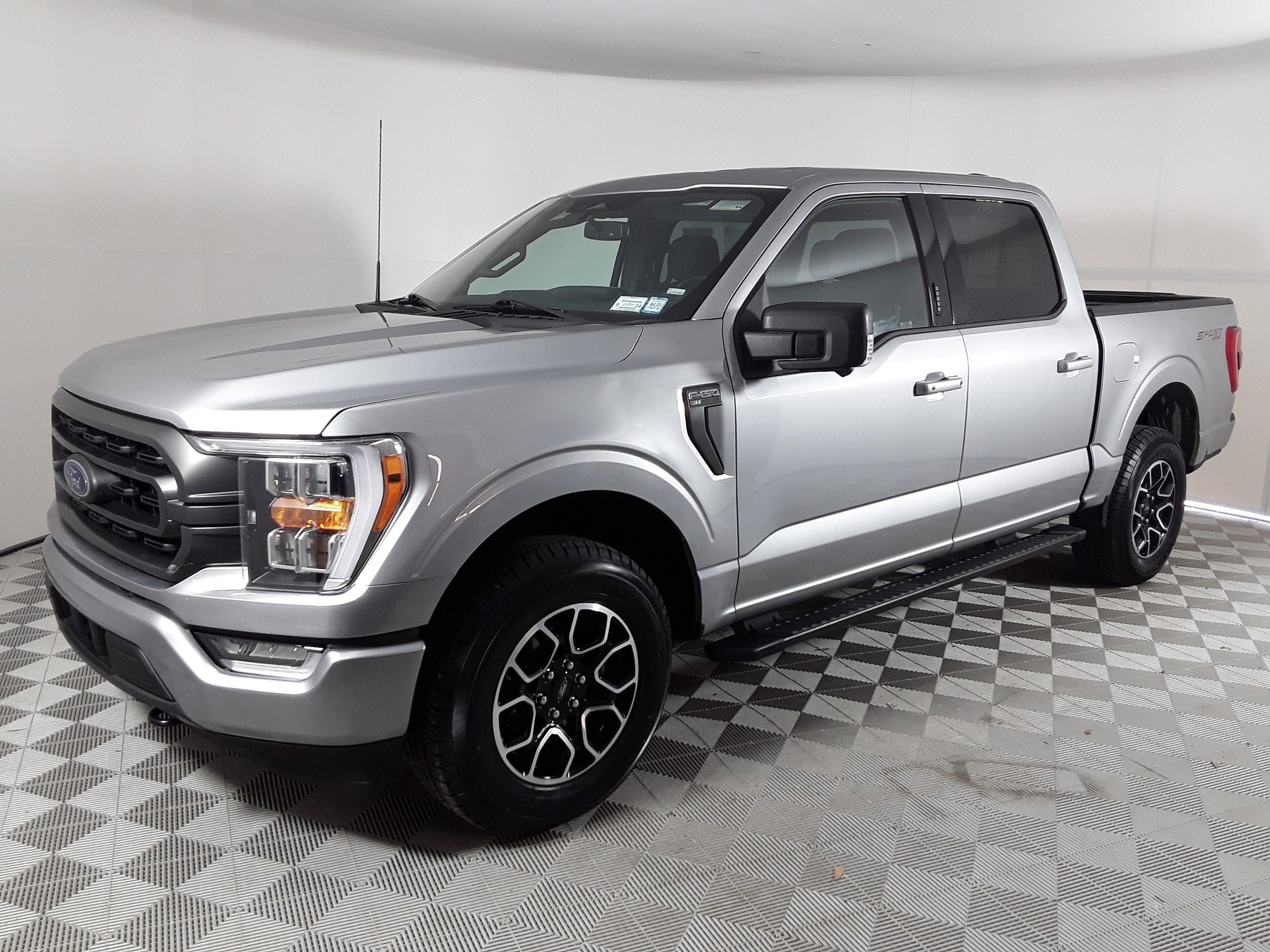 Image 8 of Used 2022 Ford F-150 XLT 4WD SuperCrew 5.5' Box
