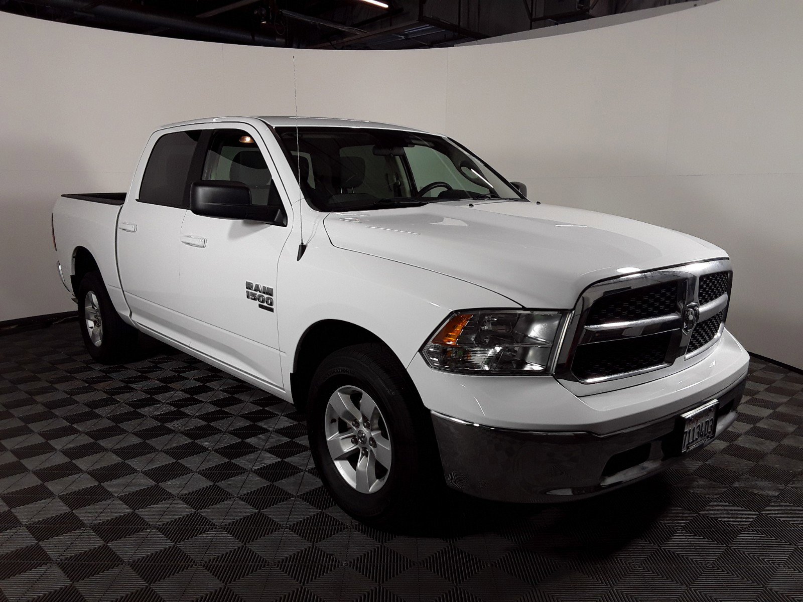 2021 Ram 1500 Classic SLT 4x4 Crew Cab 5'7