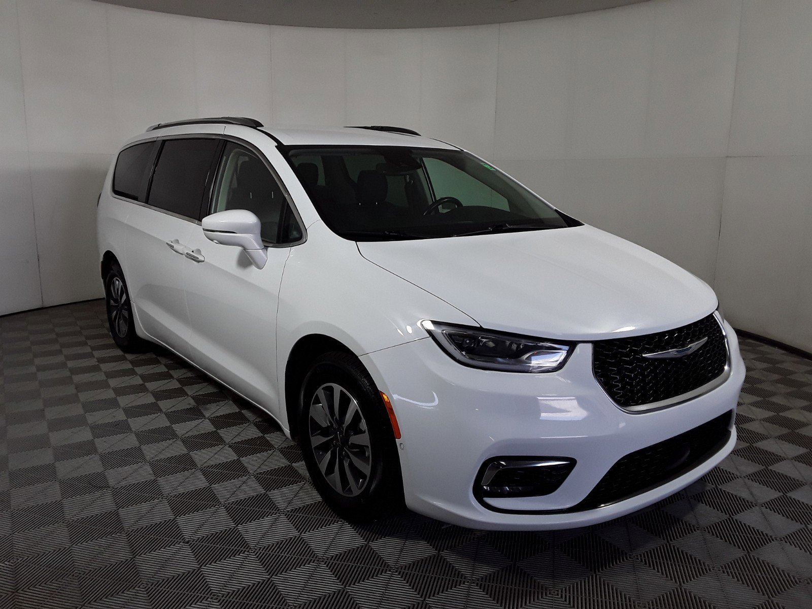 2021 Chrysler Pacifica Hybrid Touring L FWD