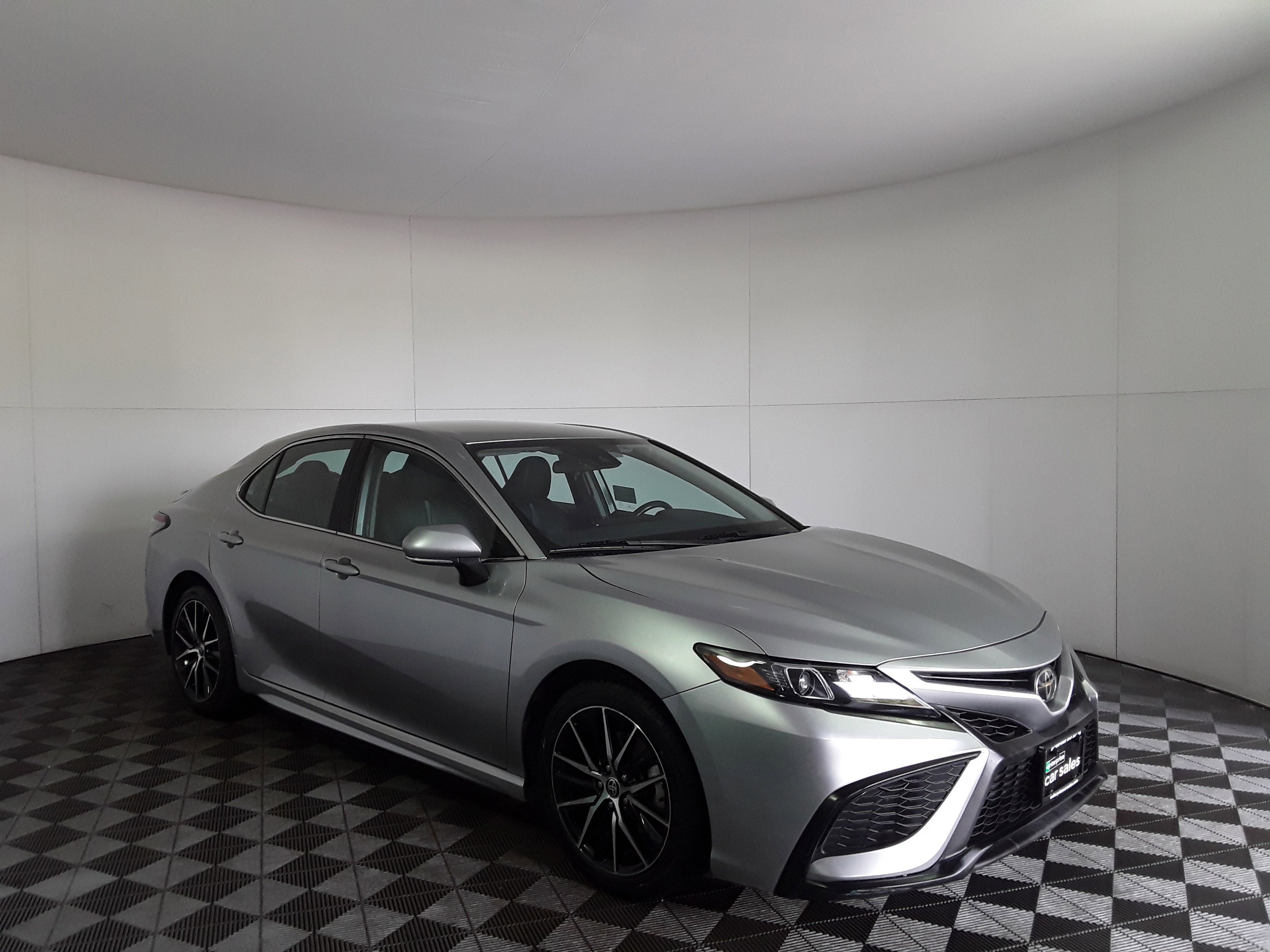 2022 Toyota Camry SE Auto