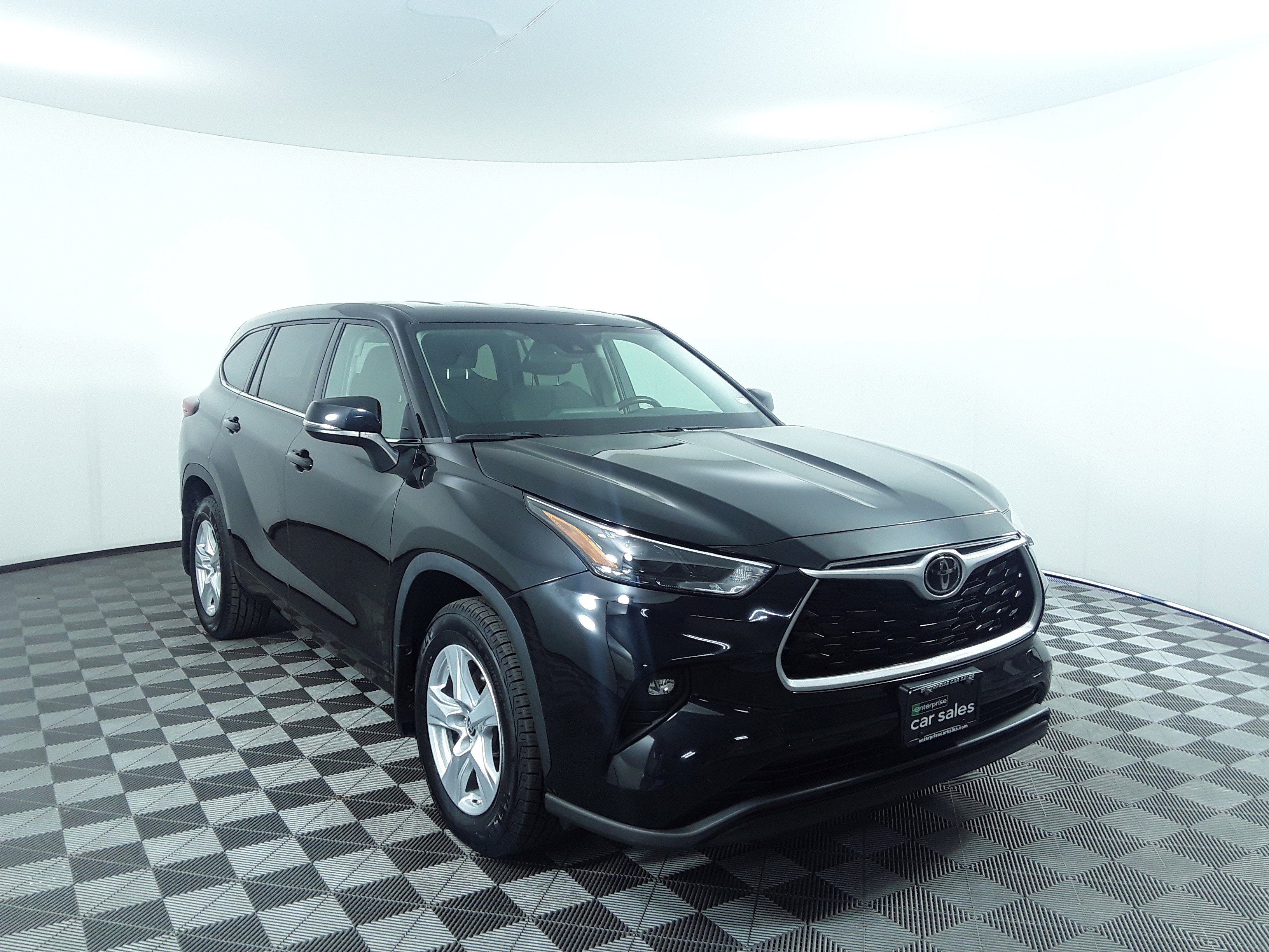 Used 2022 Toyota Highlander LE AWD