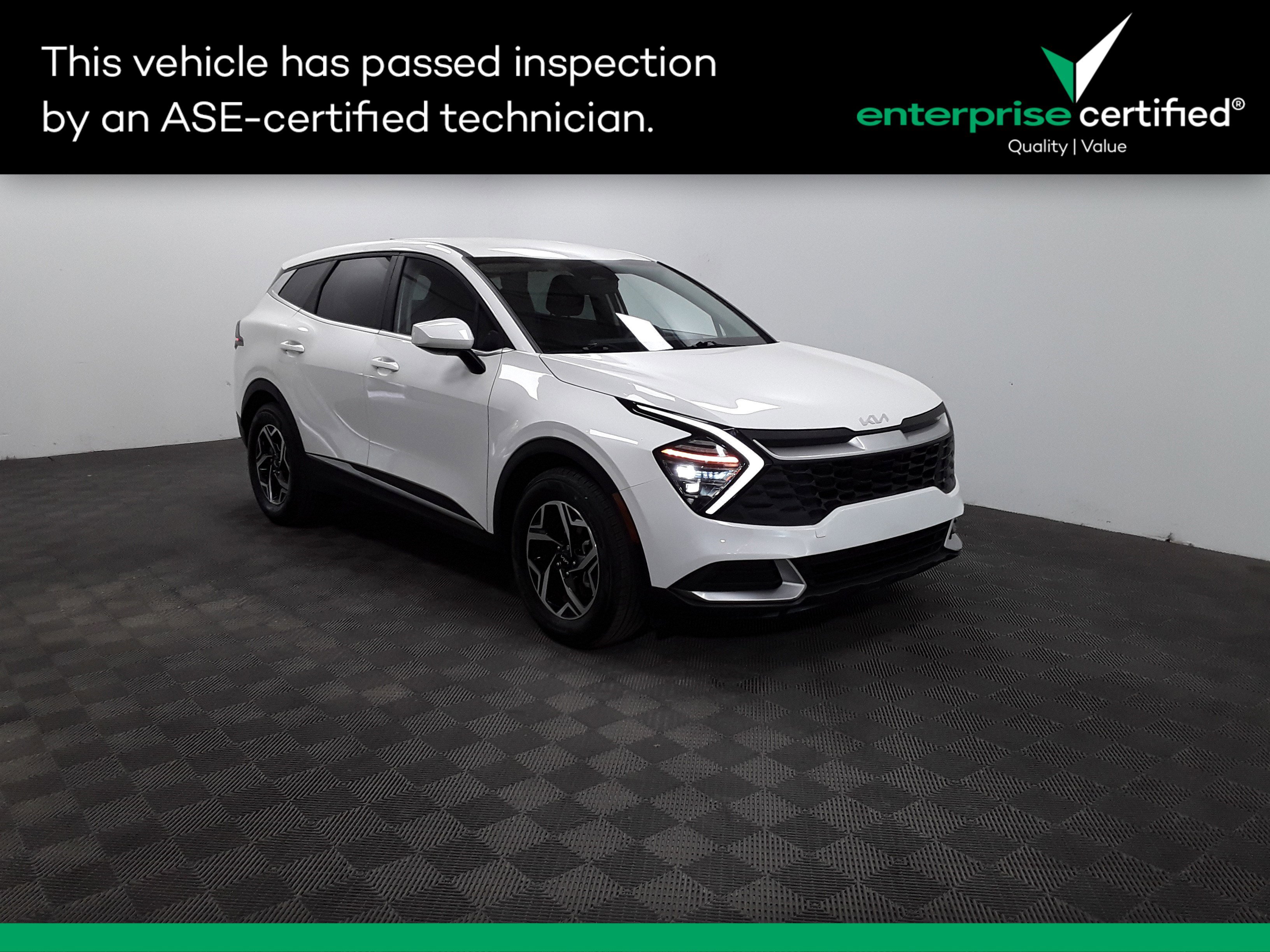 2024 Kia Sportage LX's photo