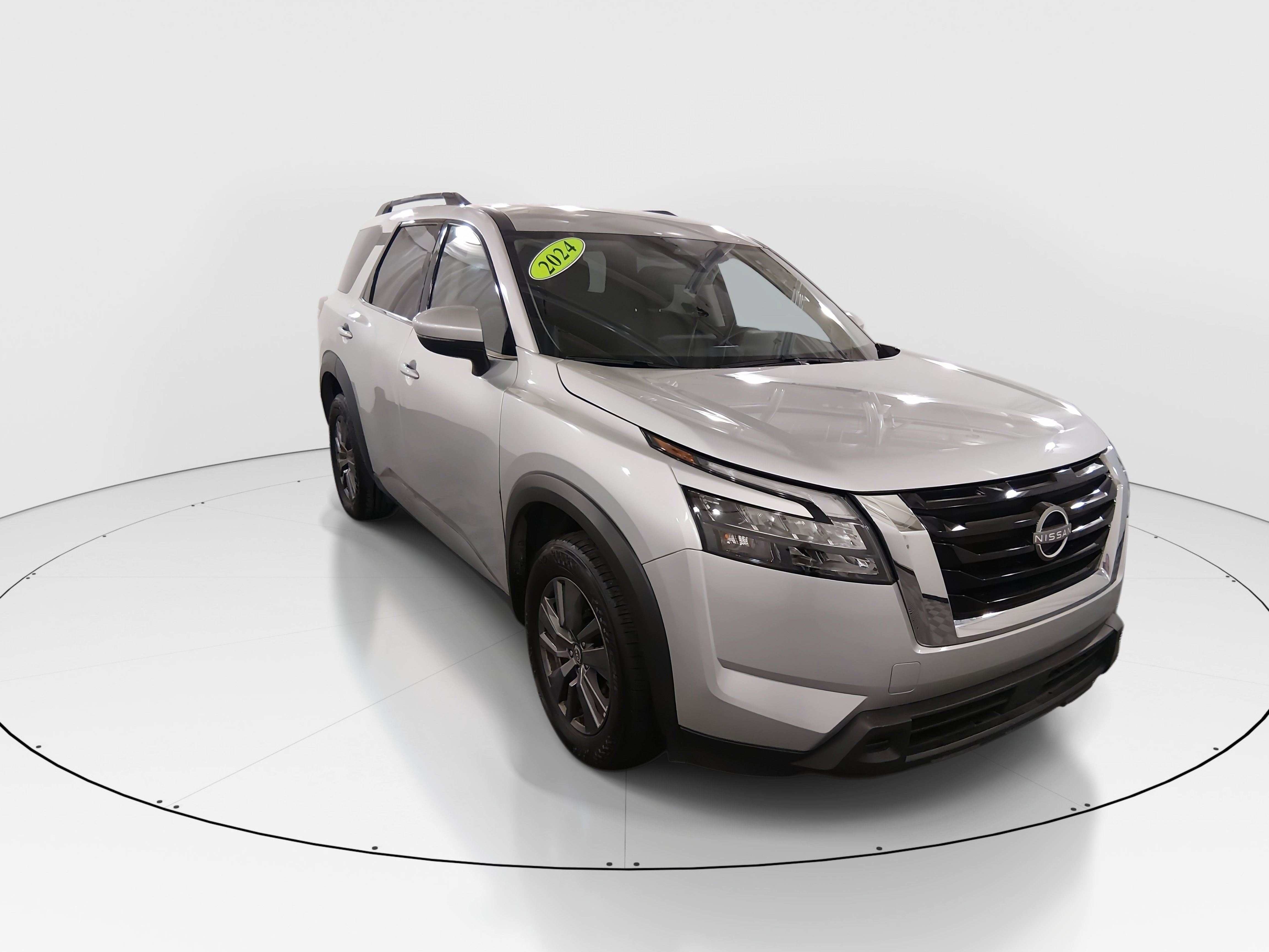 Used 2024 Nissan Pathfinder SV 4WD