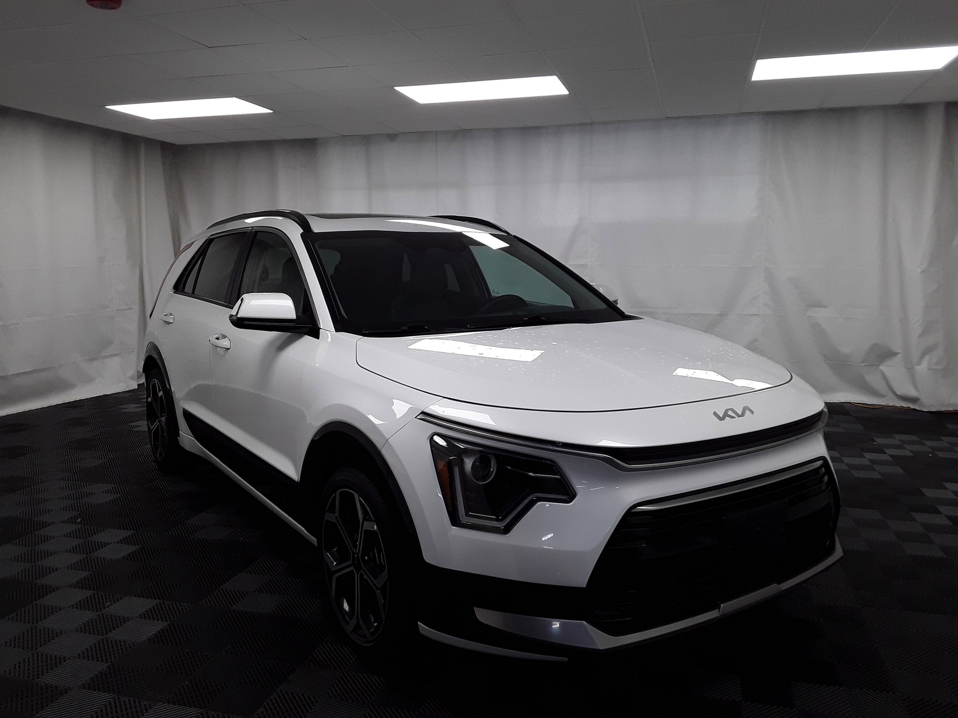 2023 Kia Niro EX Touring FWD