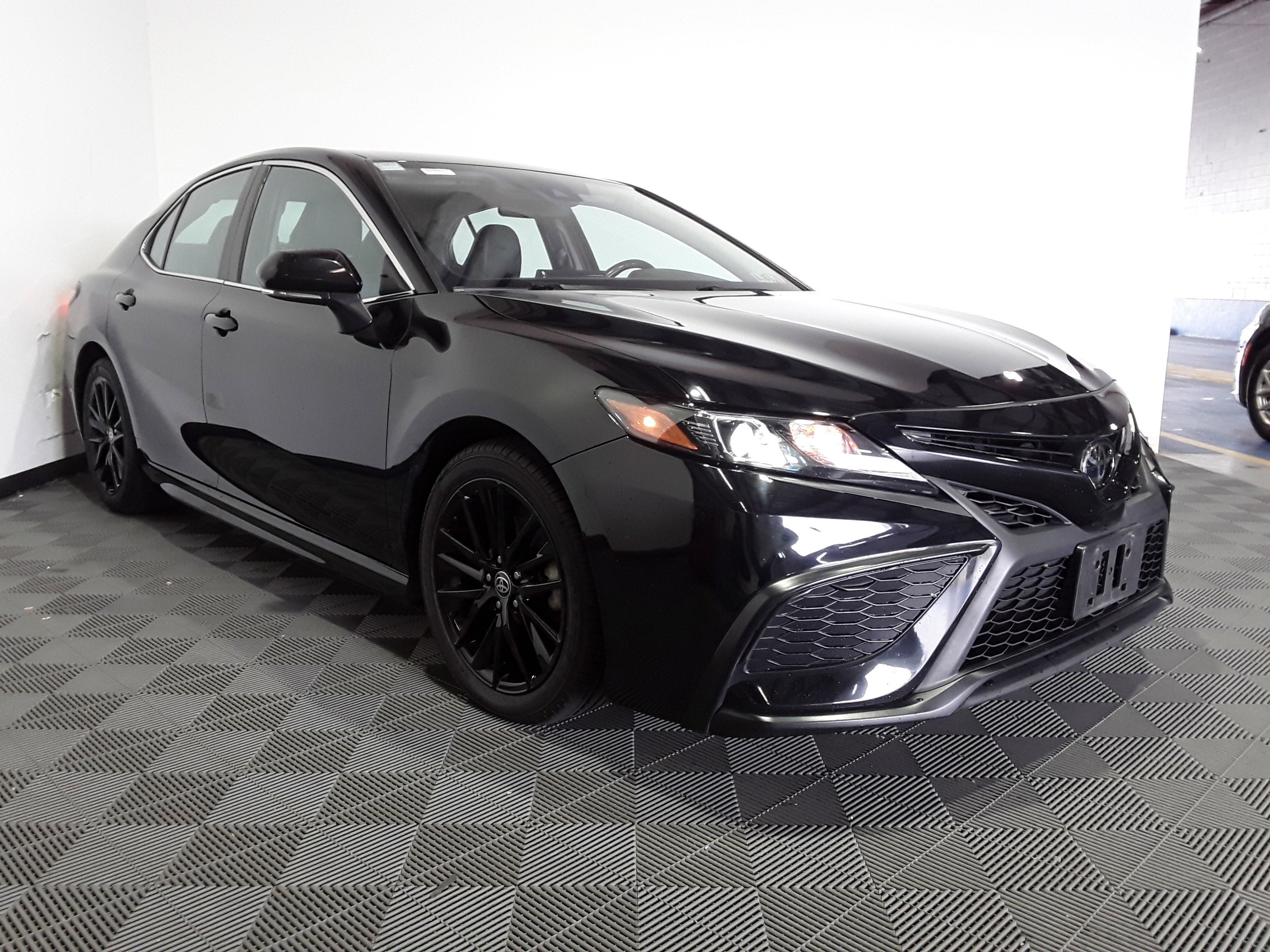 2022 Toyota Camry SE Auto