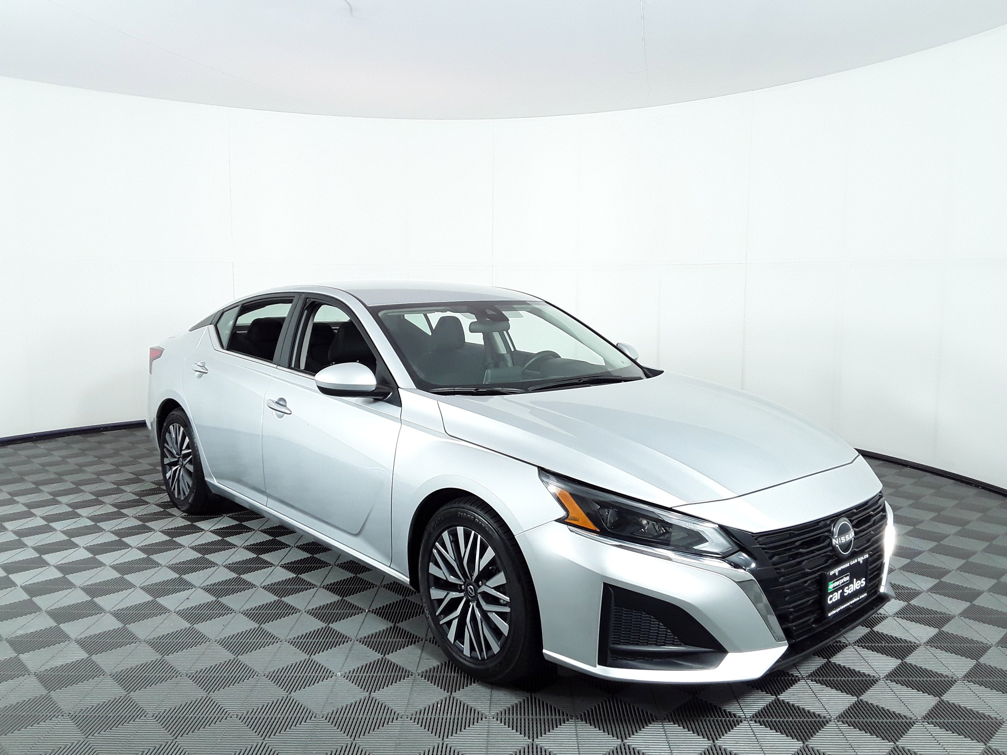 2023 Nissan Altima 2.5 SV Sedan