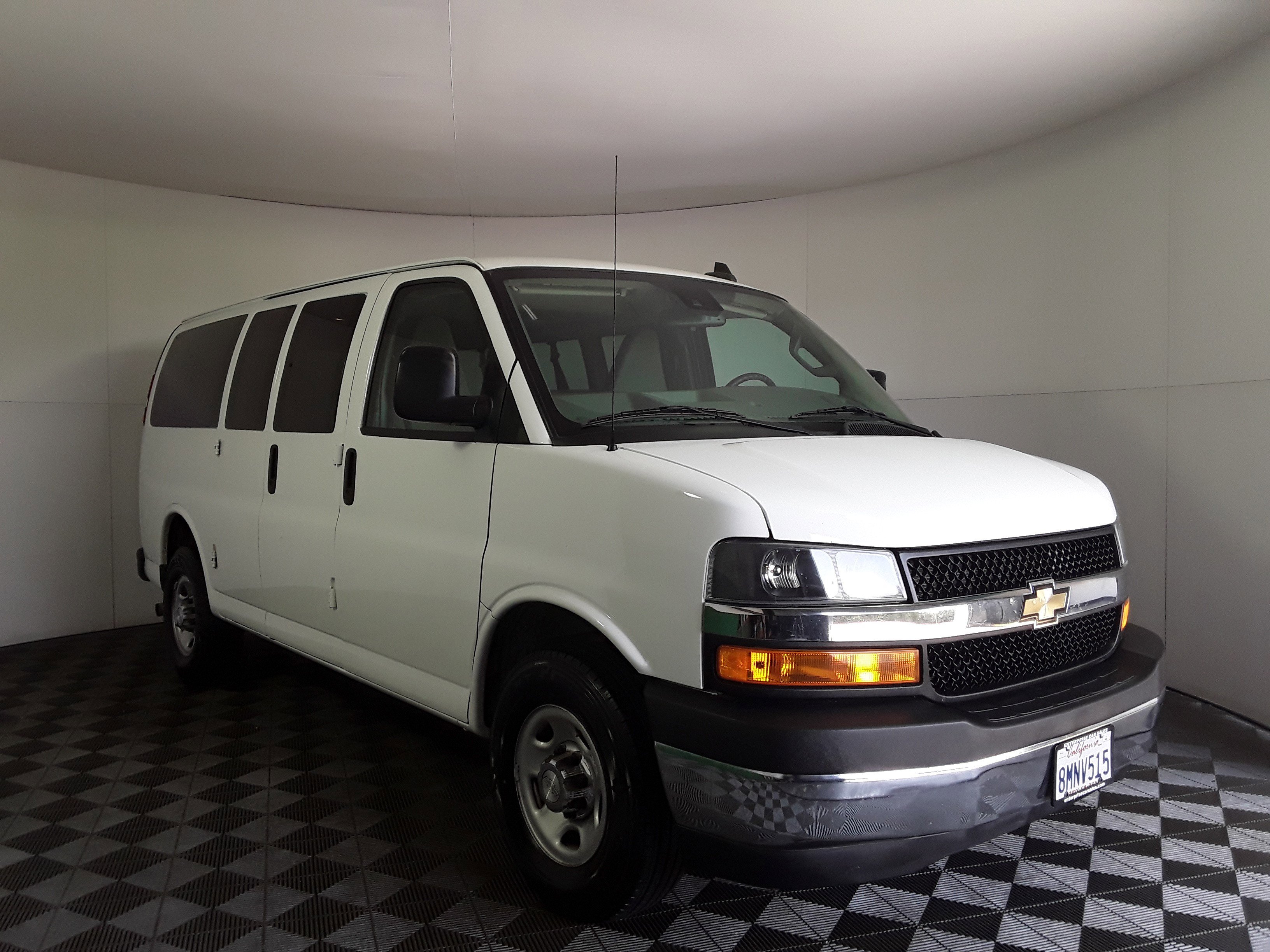 2020 Chevrolet Express Passenger RWD 2500 135